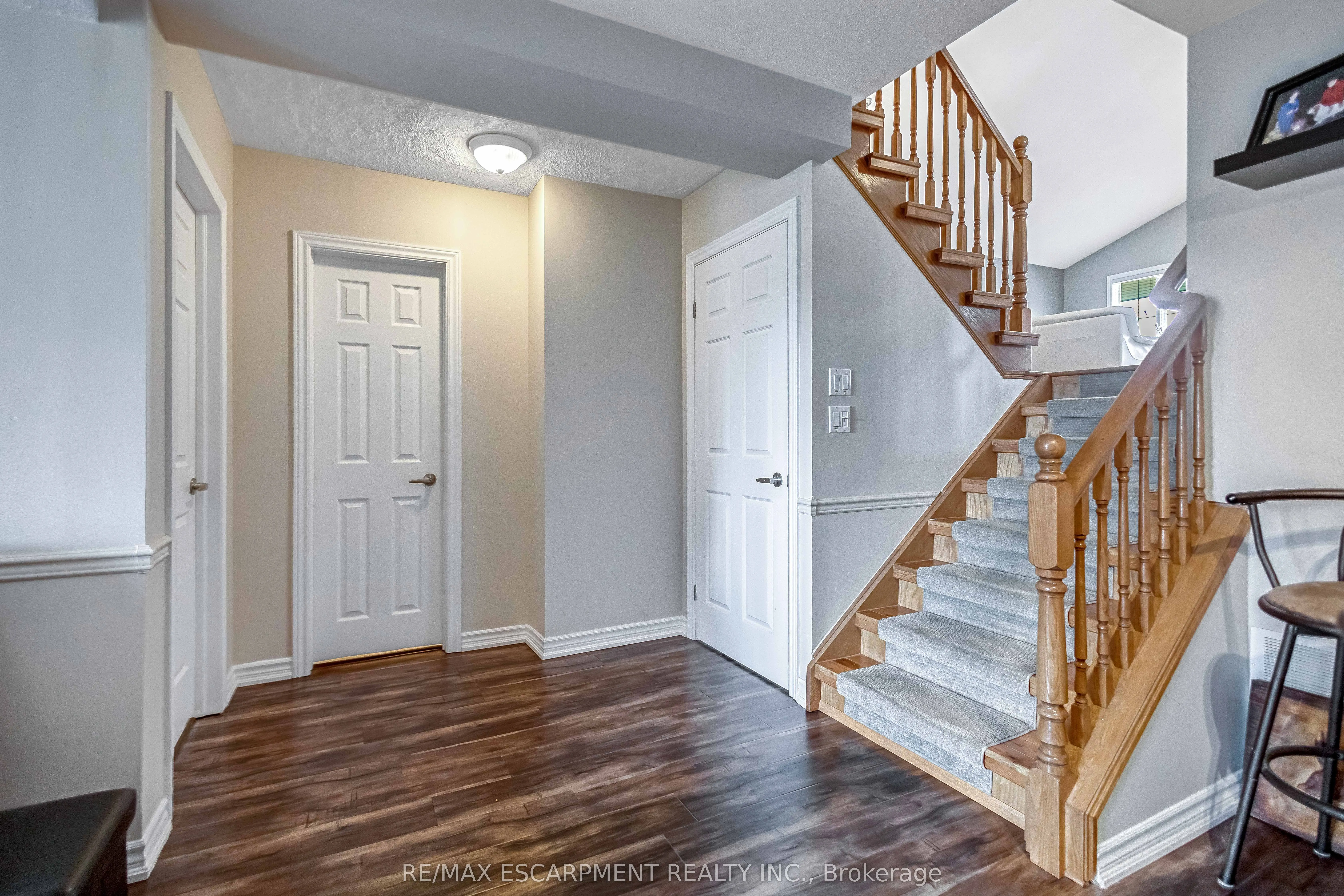 546 Jerseyville Road W