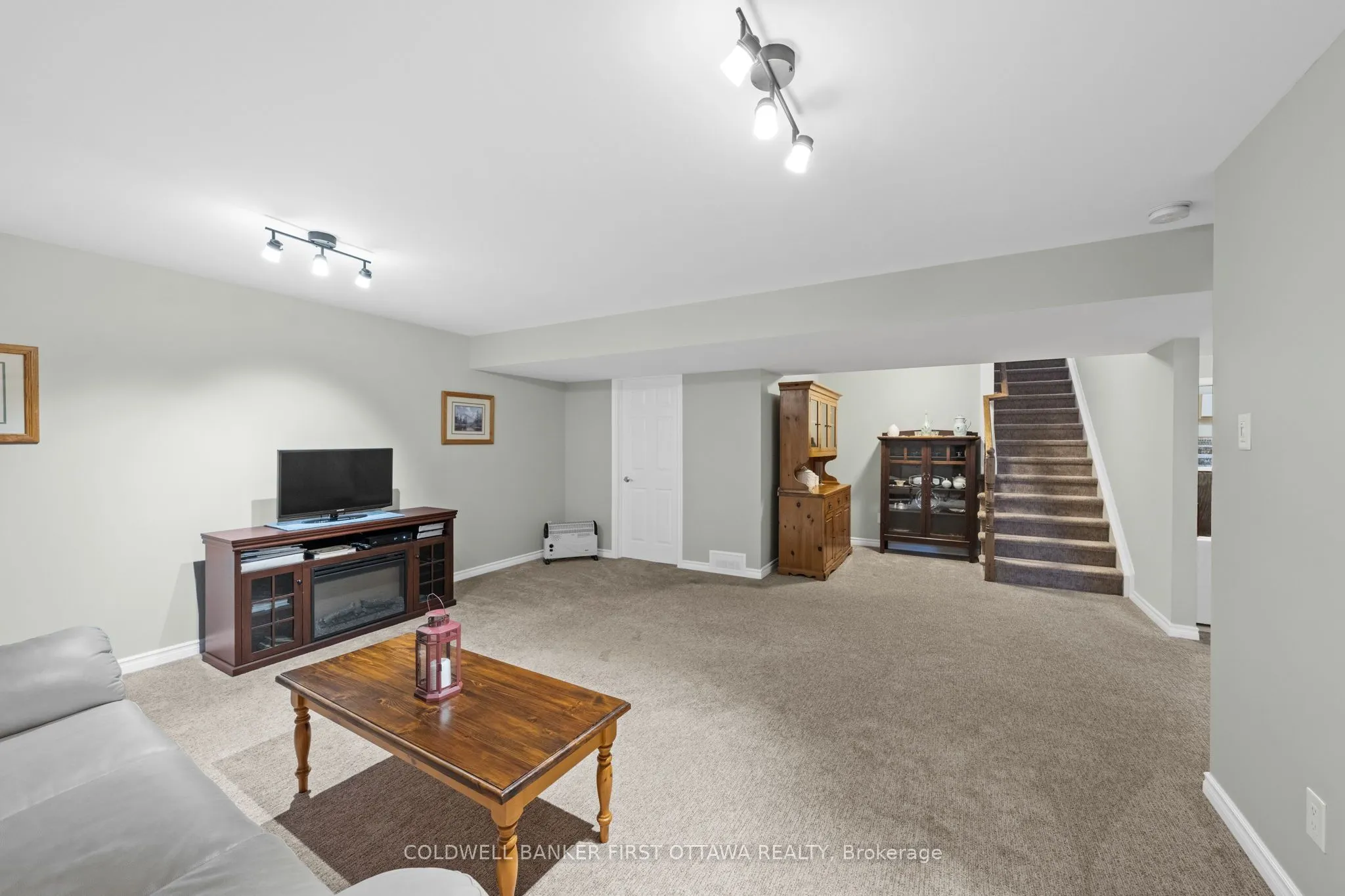 239 Royal Landing Gate