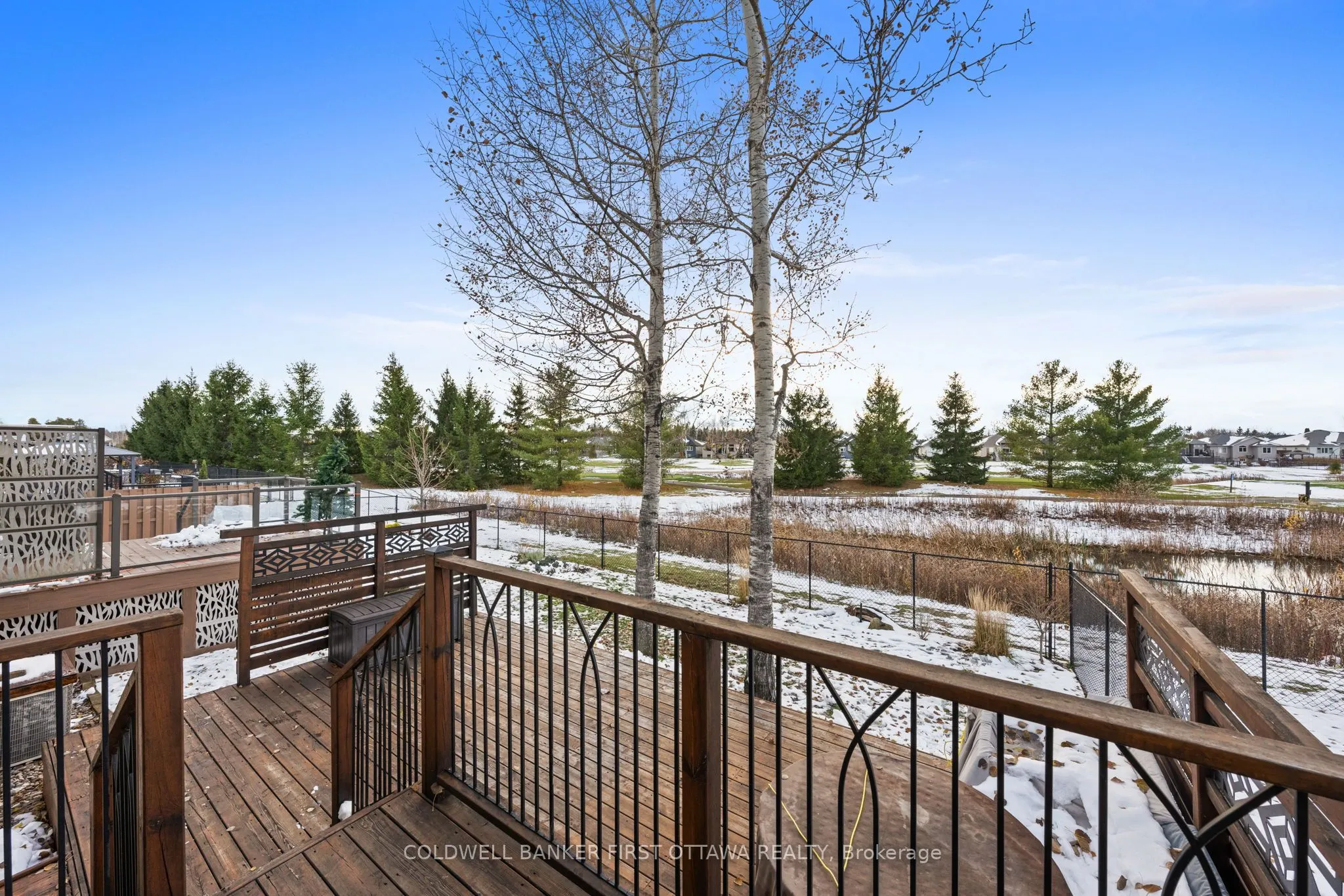 239 Royal Landing Gate
