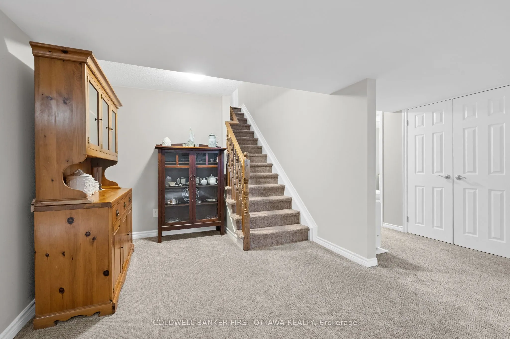 239 Royal Landing Gate