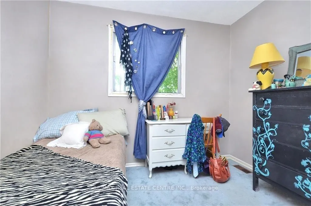 960 Meadowlands Drive
