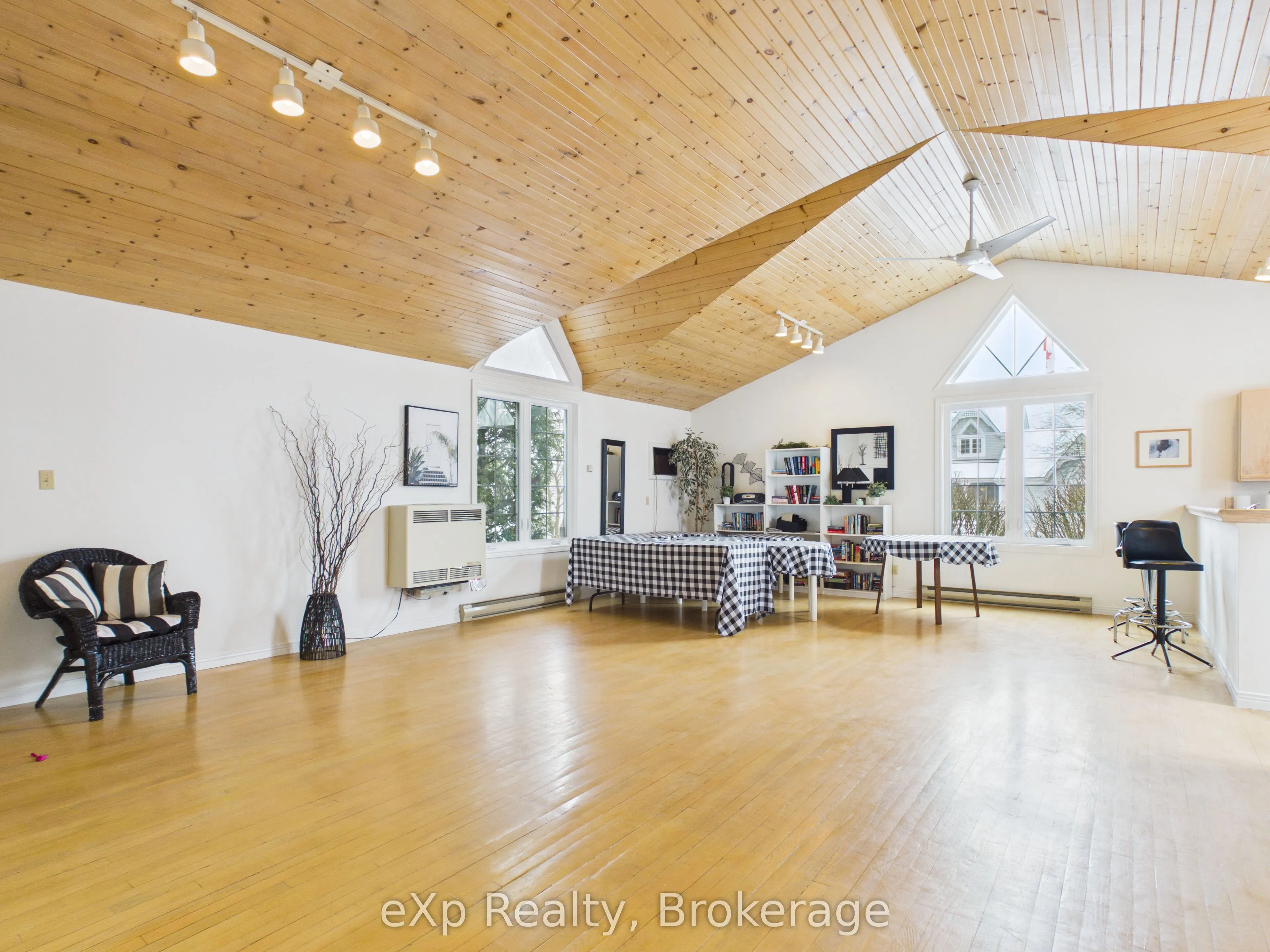 83 Victoria Street #2