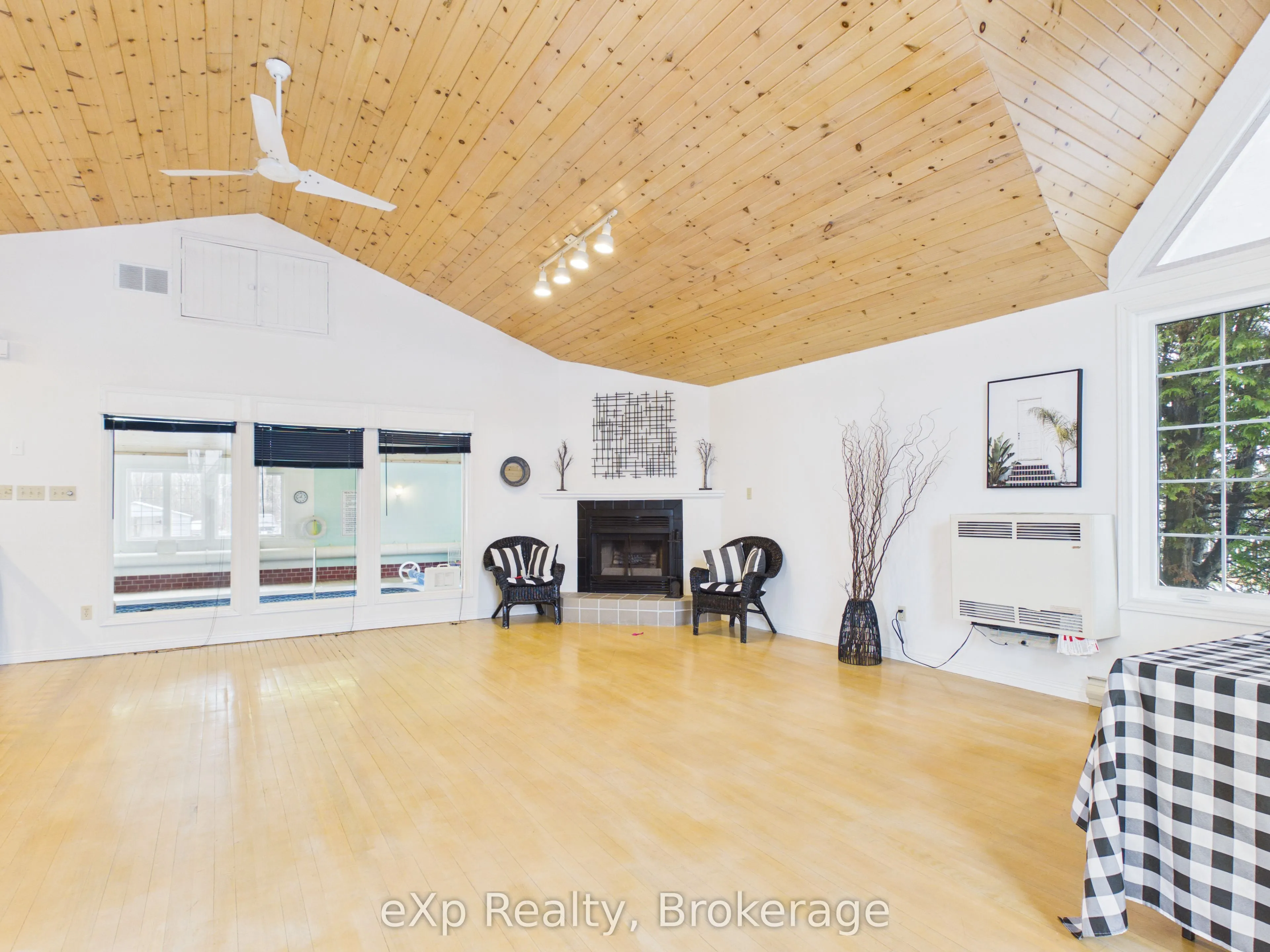 83 Victoria Street #2