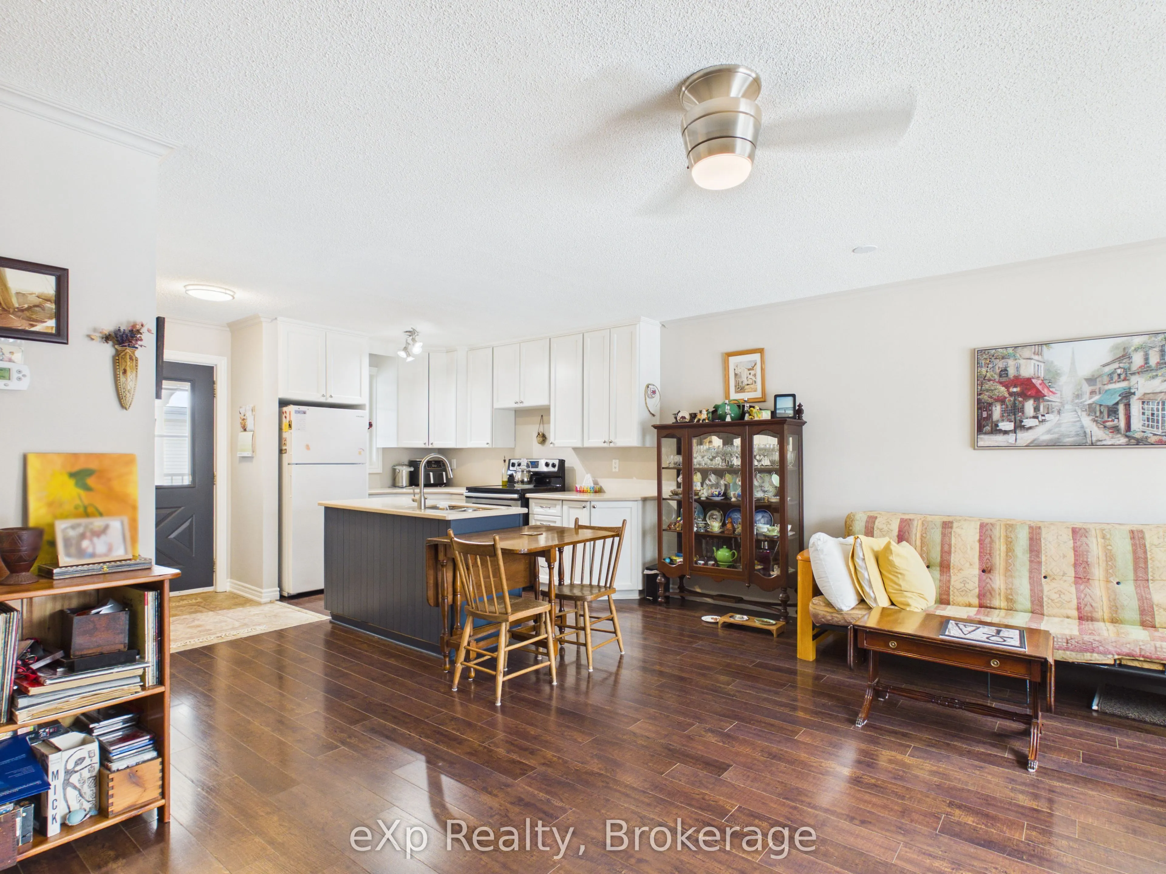 83 Victoria Street #2
