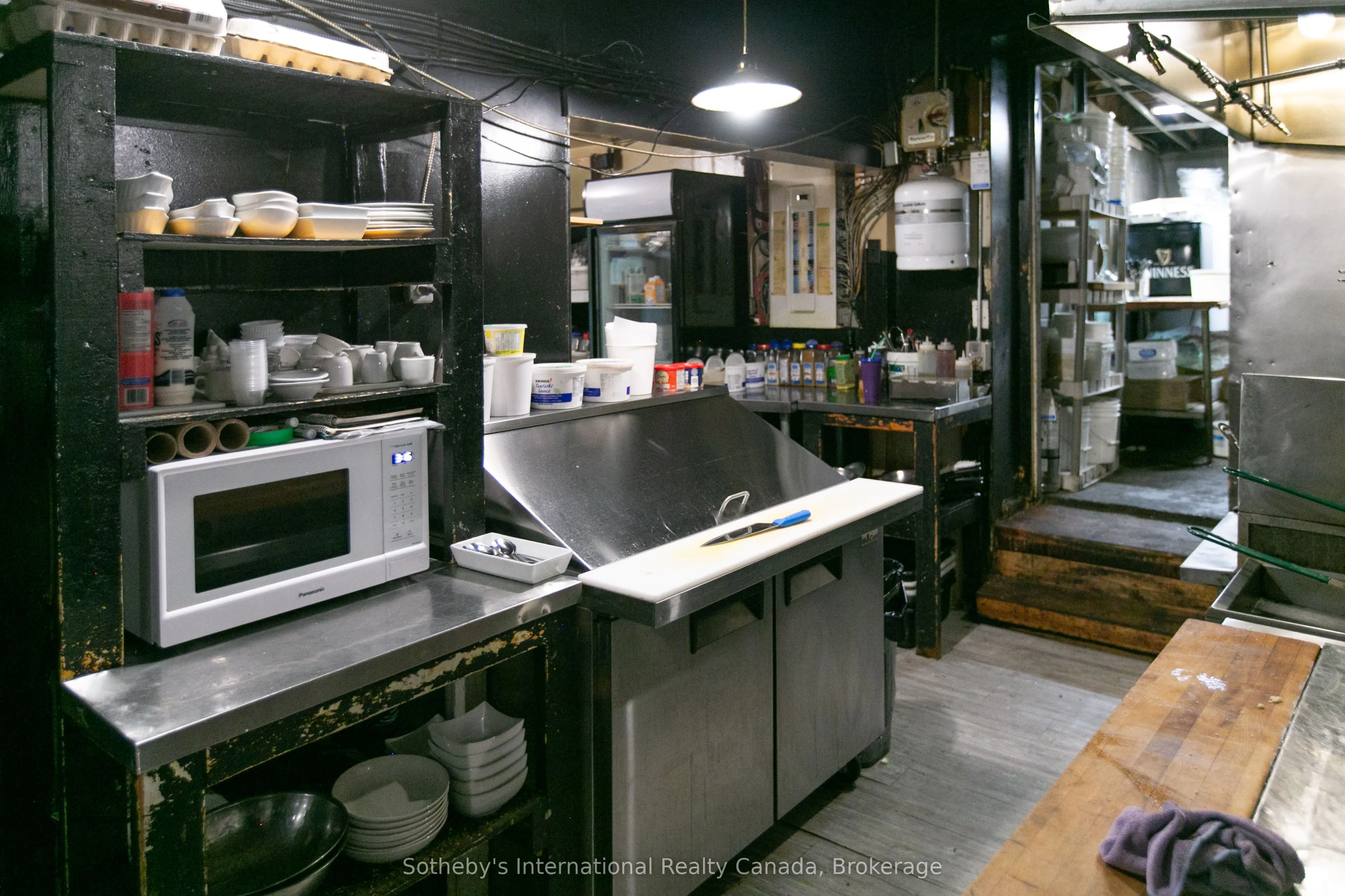 261 9th Street E