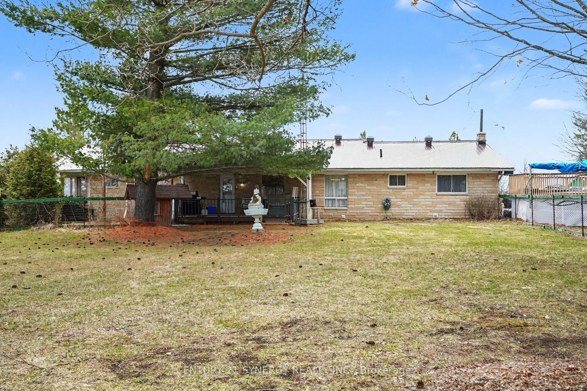 220 Highfield Crescent