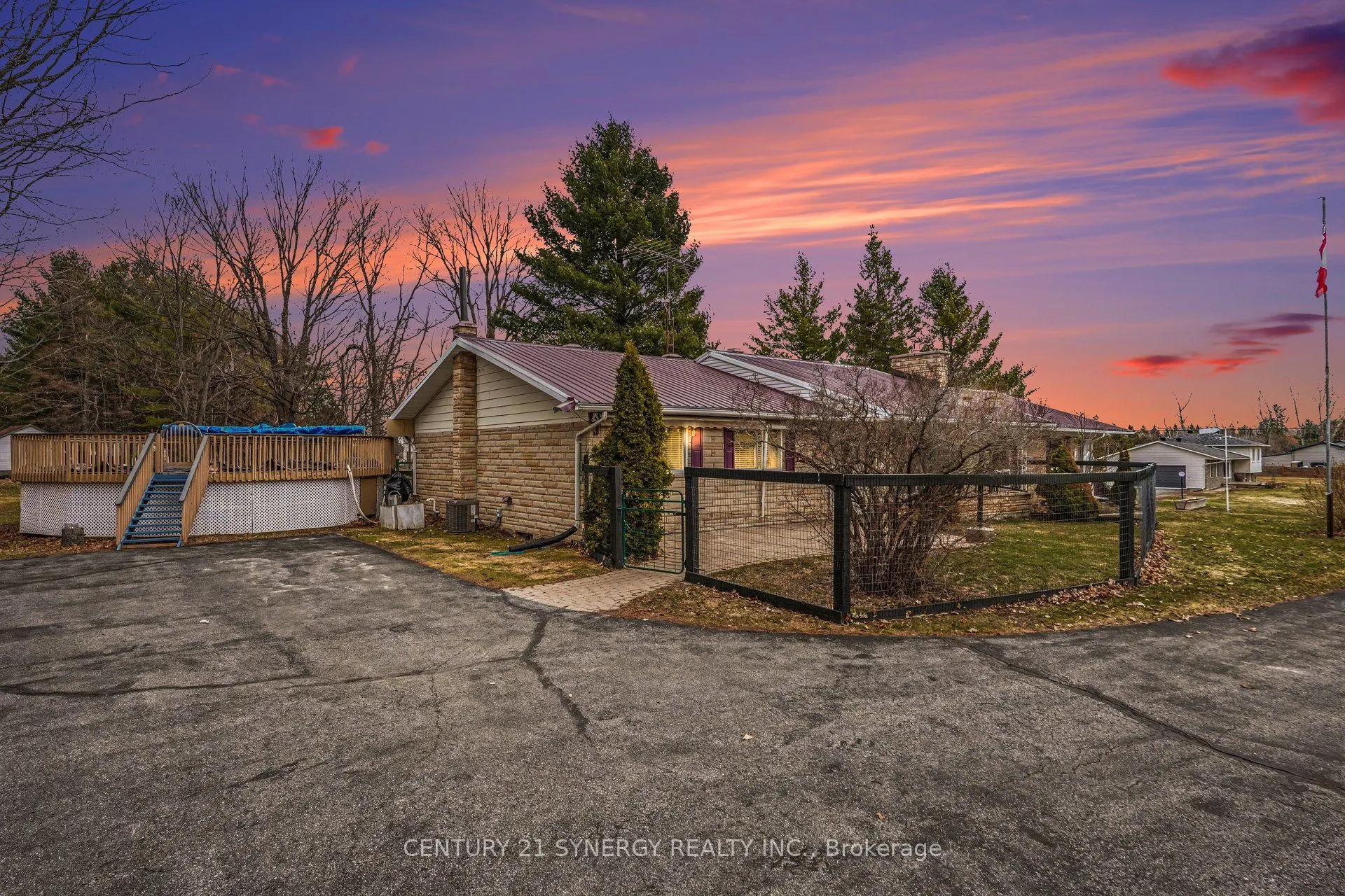 220 Highfield Crescent