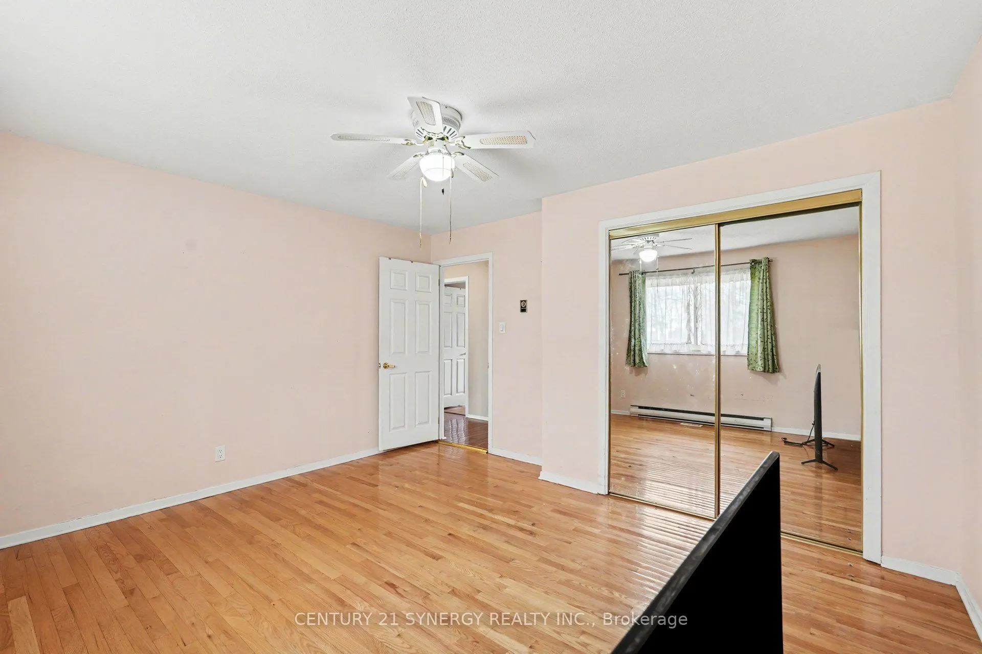 220 Highfield Crescent