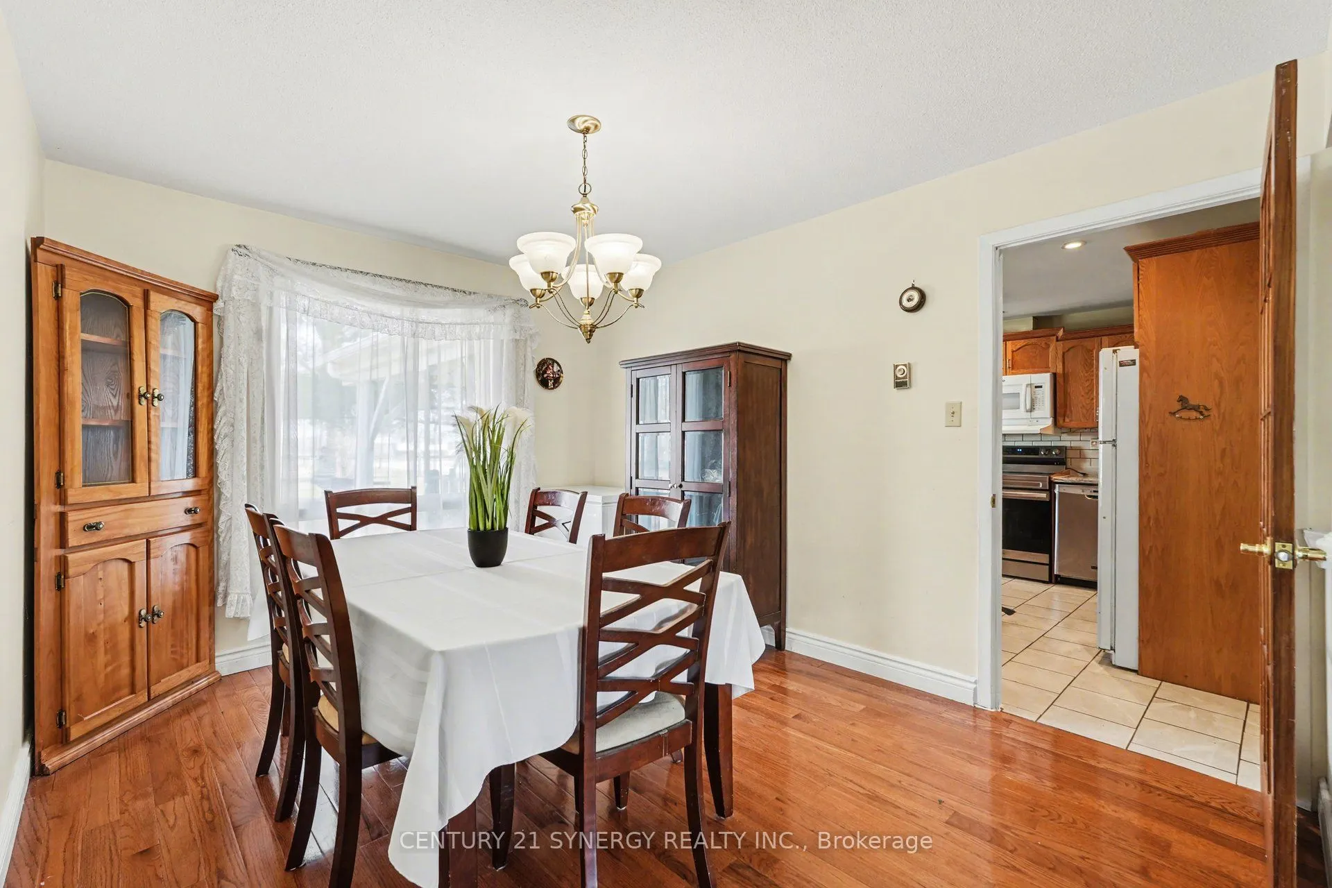 220 Highfield Crescent