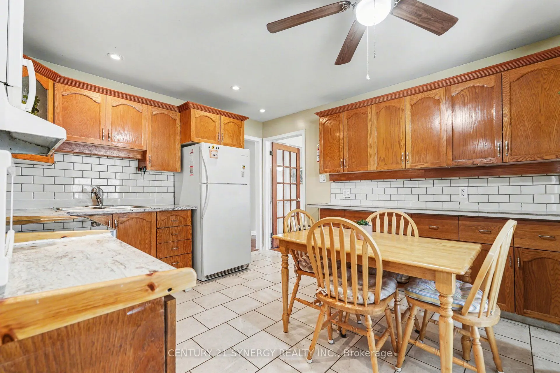 220 Highfield Crescent