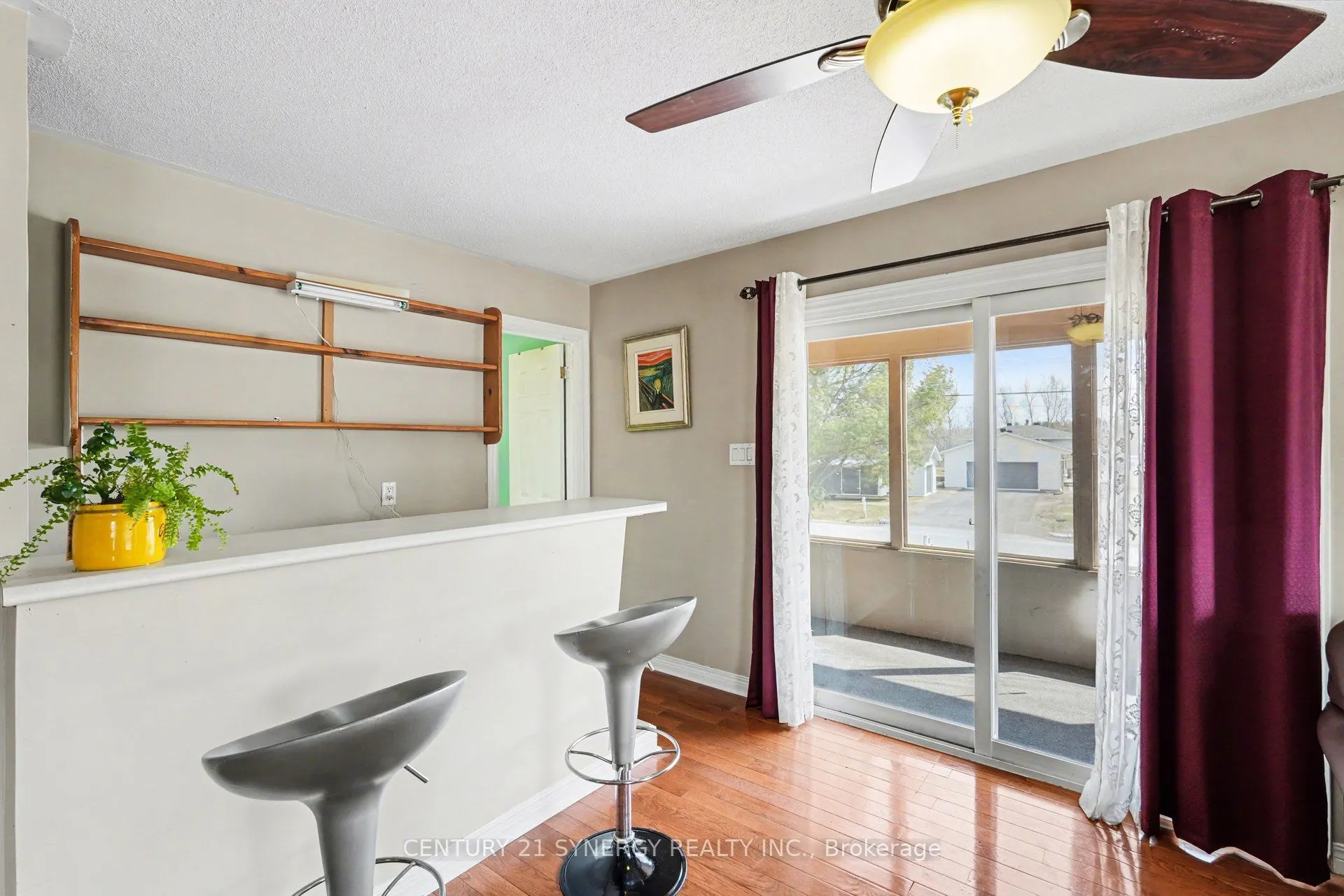 220 Highfield Crescent