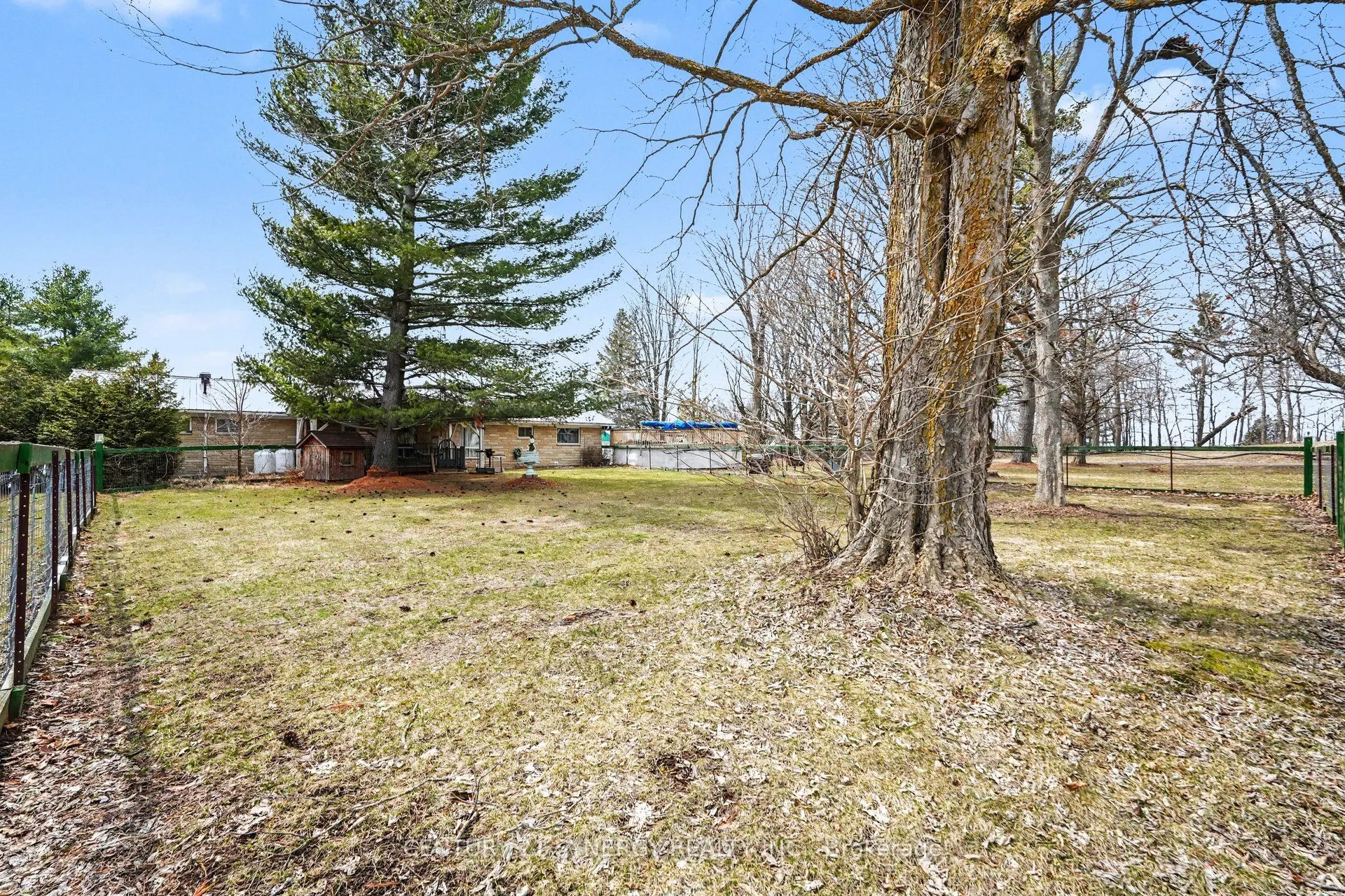 220 Highfield Crescent