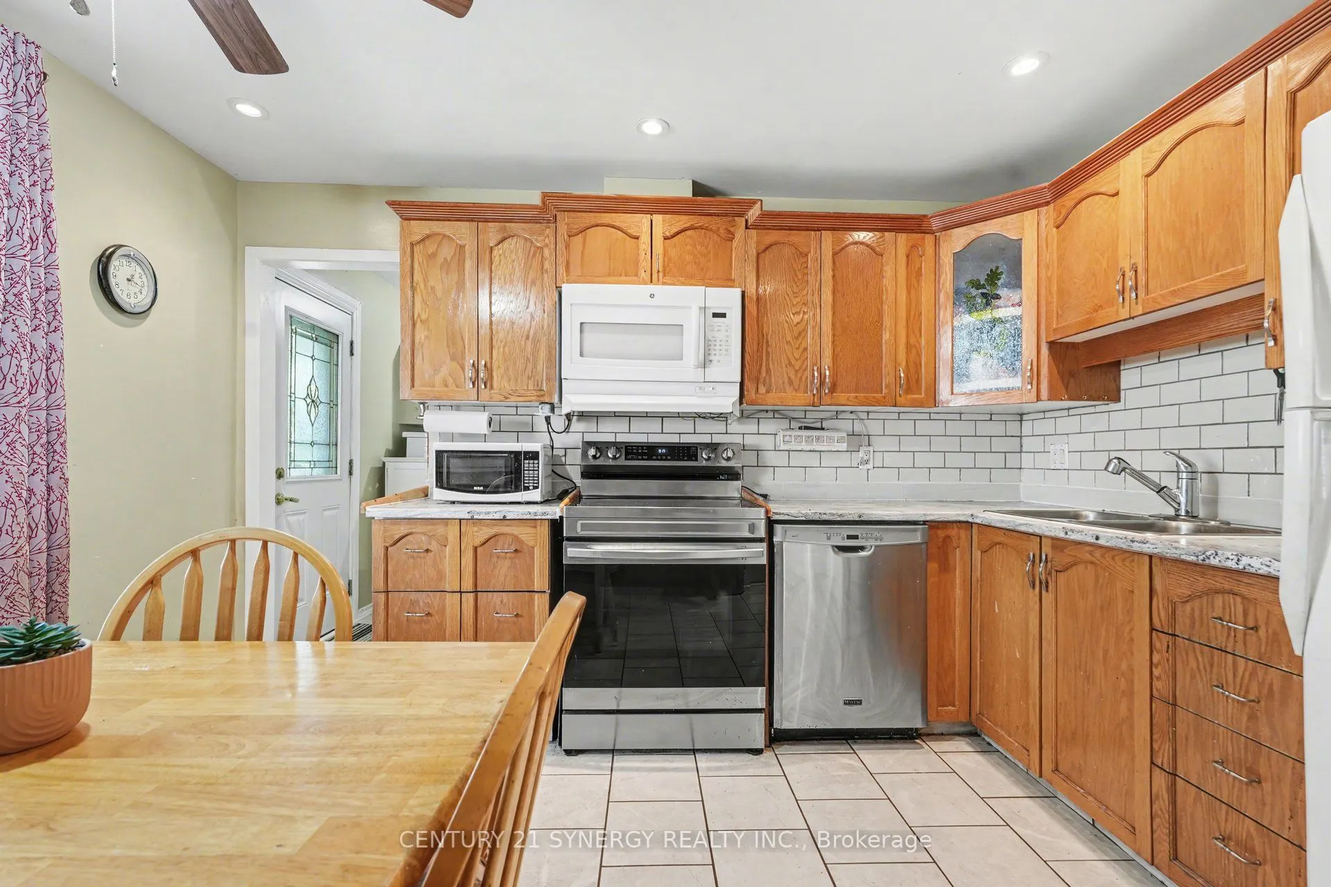220 Highfield Crescent