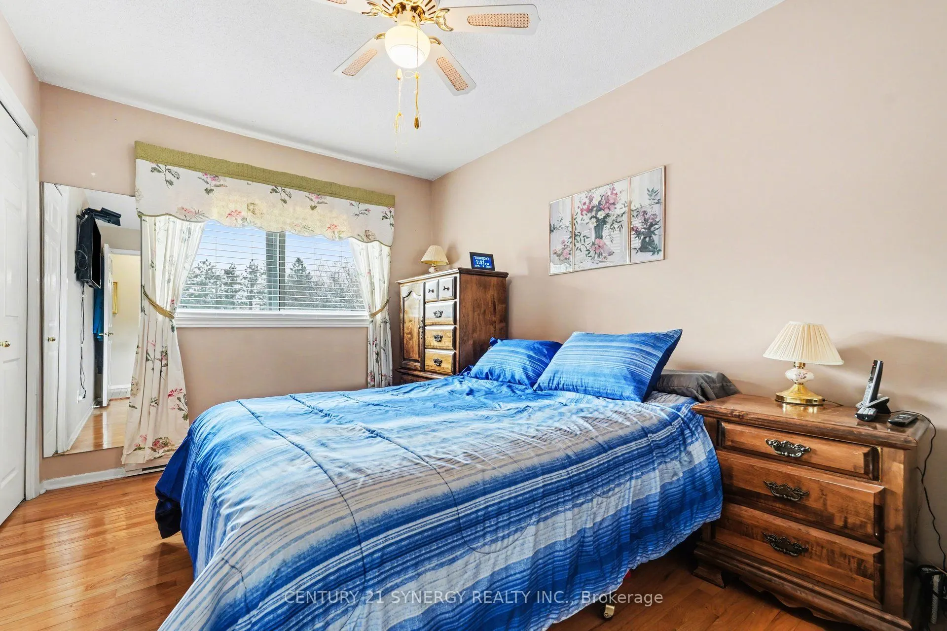 220 Highfield Crescent