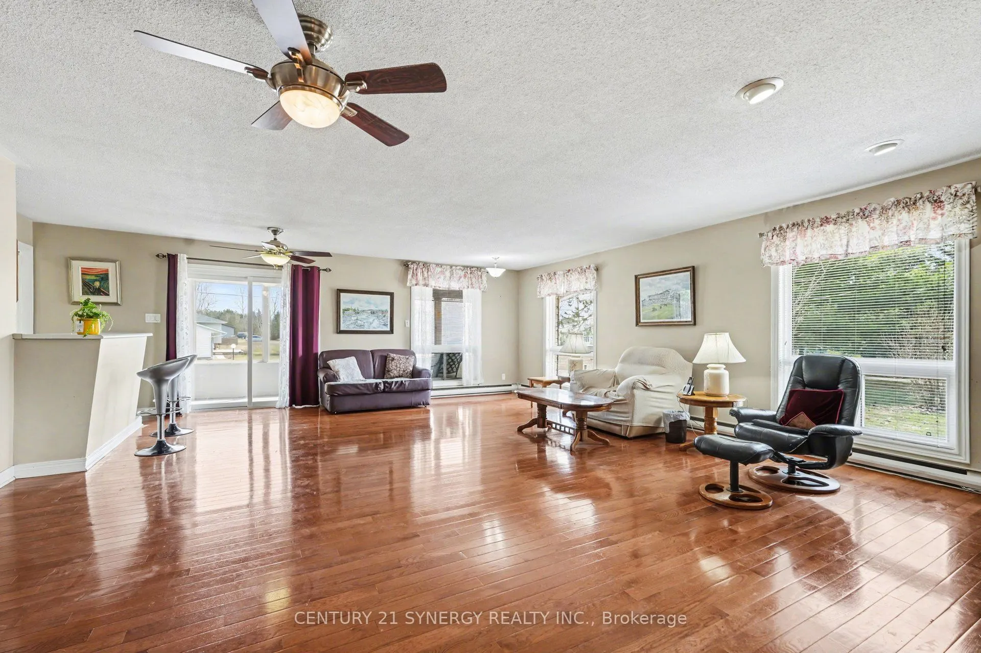 220 Highfield Crescent