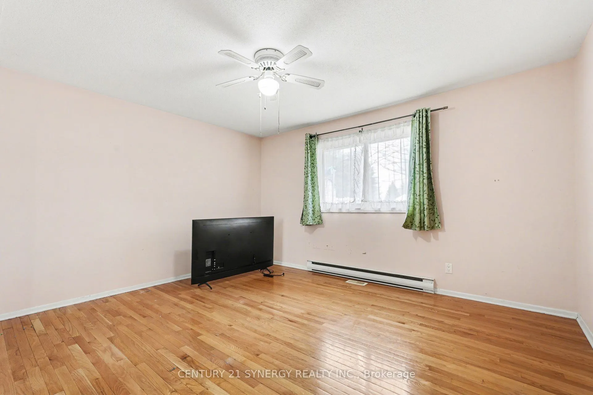 220 Highfield Crescent