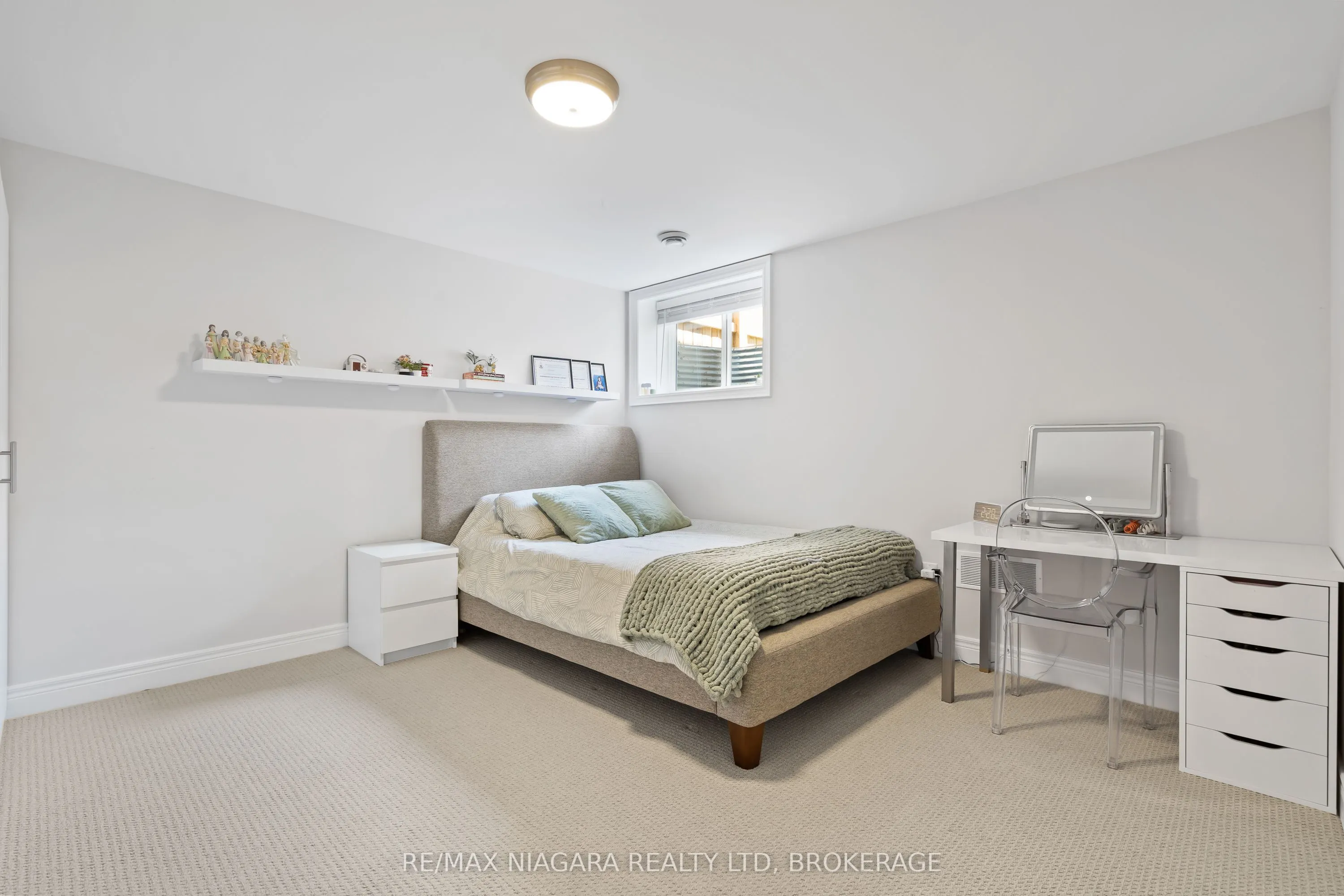14 Mills Lane #33