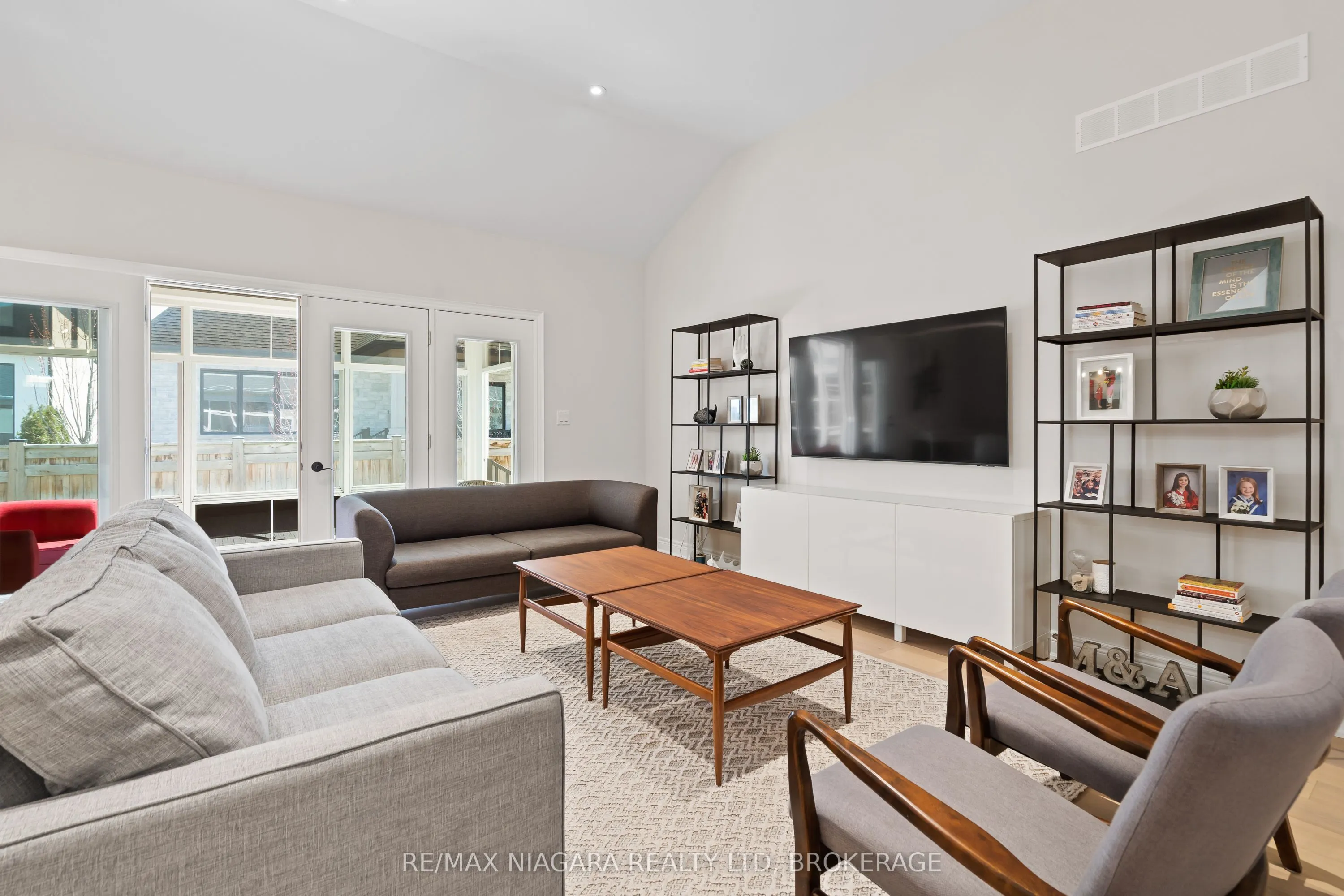 14 Mills Lane #33