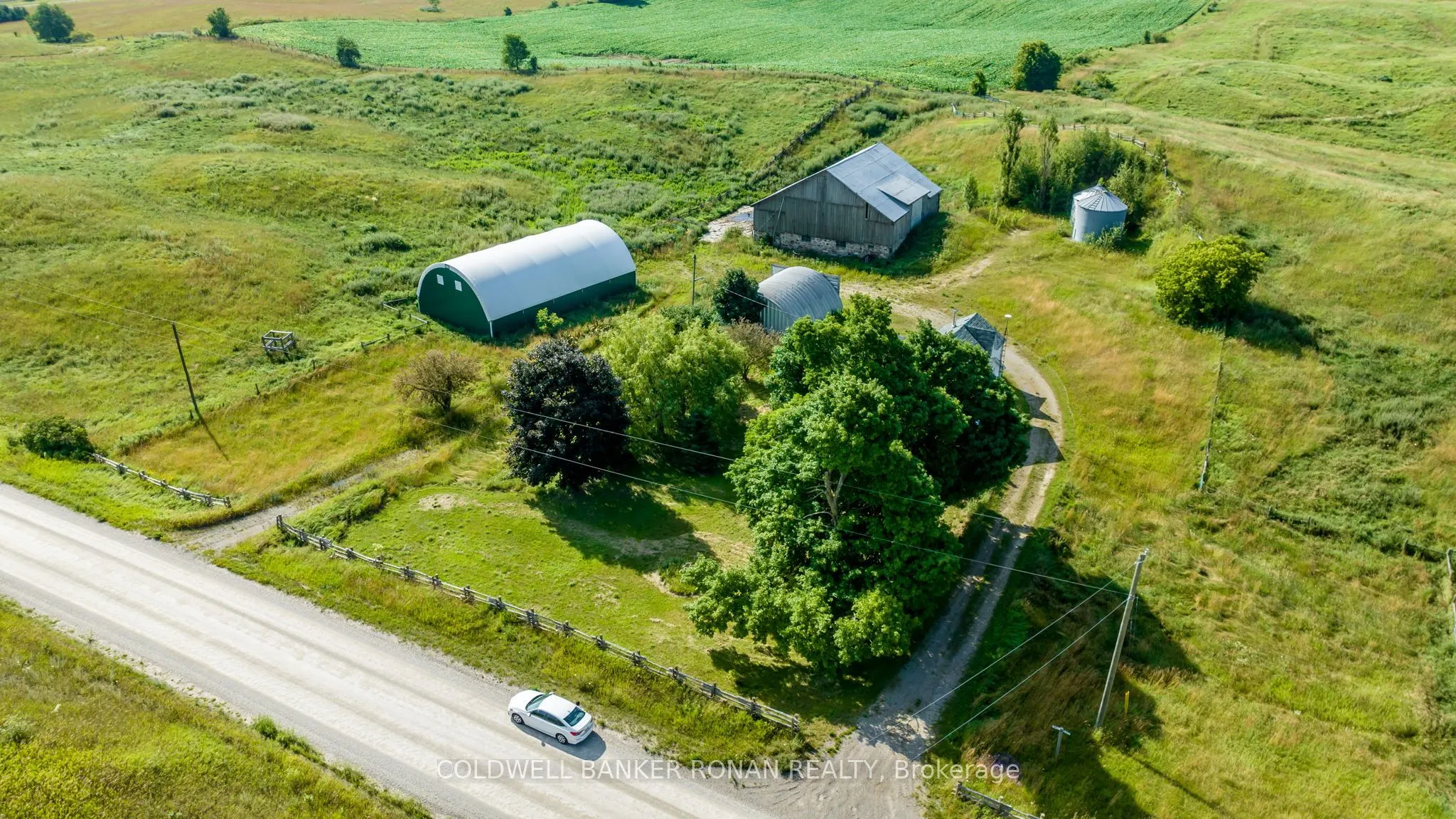 486356 30 Side Road