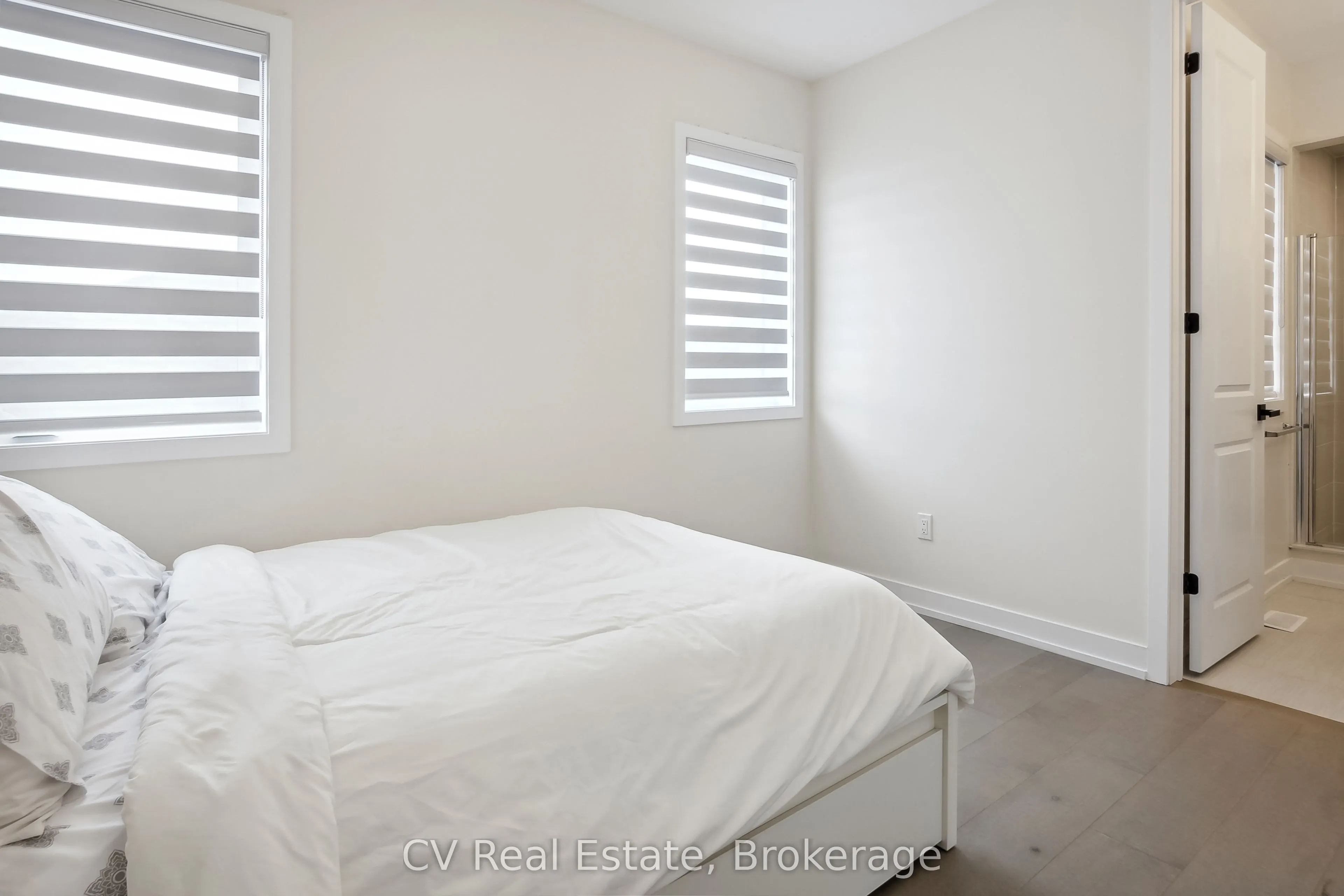 125 STONELEIGH Drive