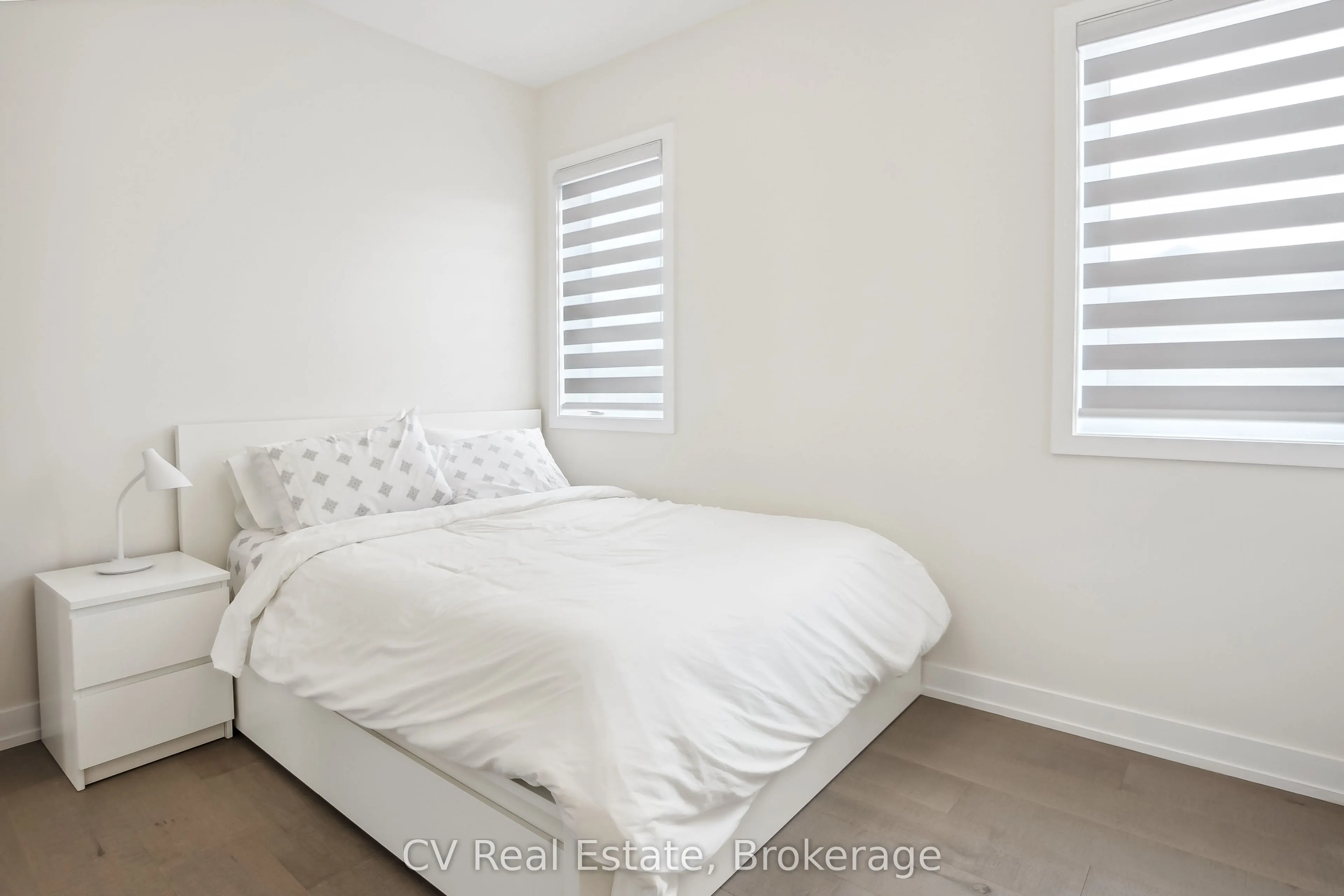 125 STONELEIGH Drive