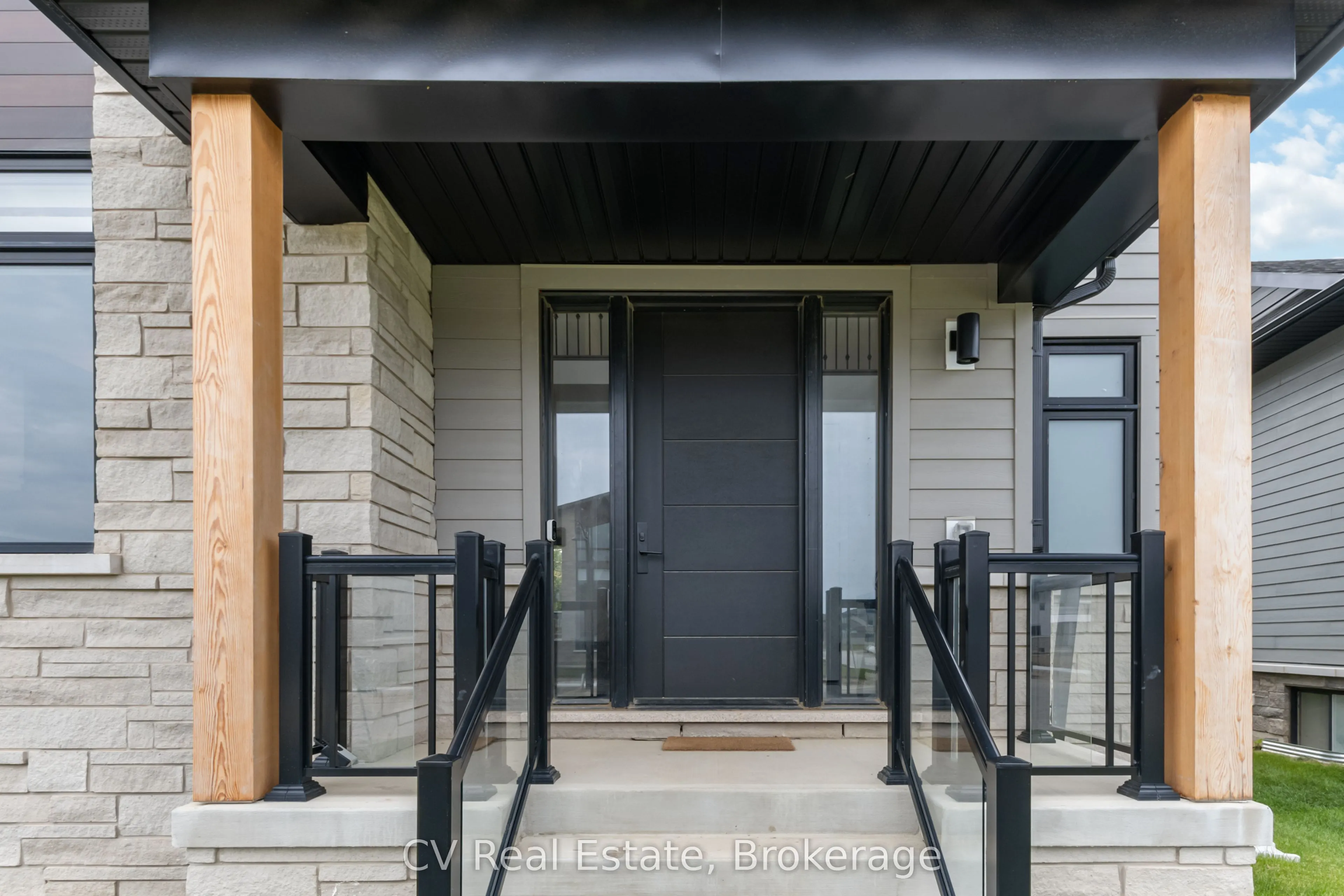 125 STONELEIGH Drive