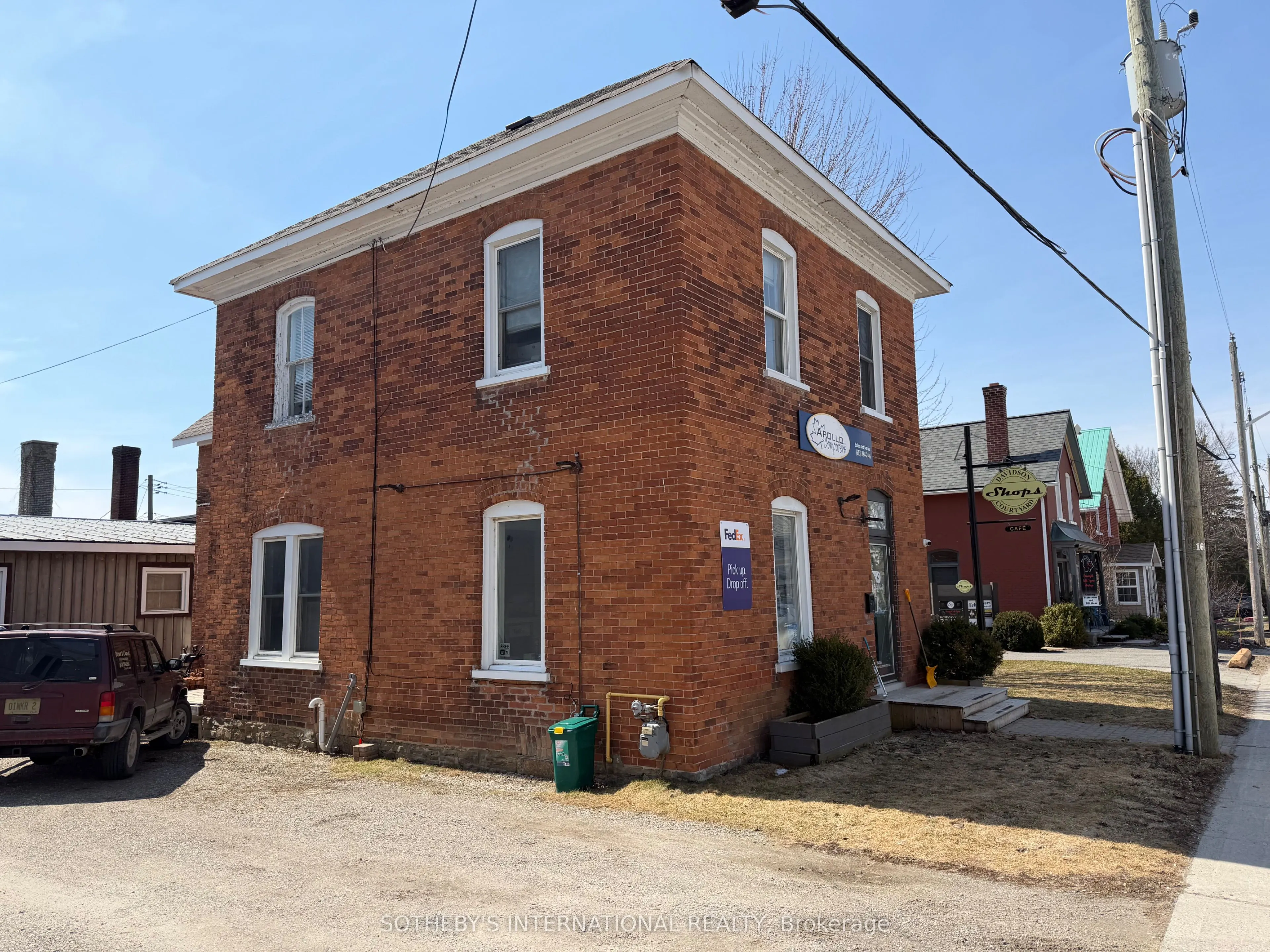 3 Russell Street W