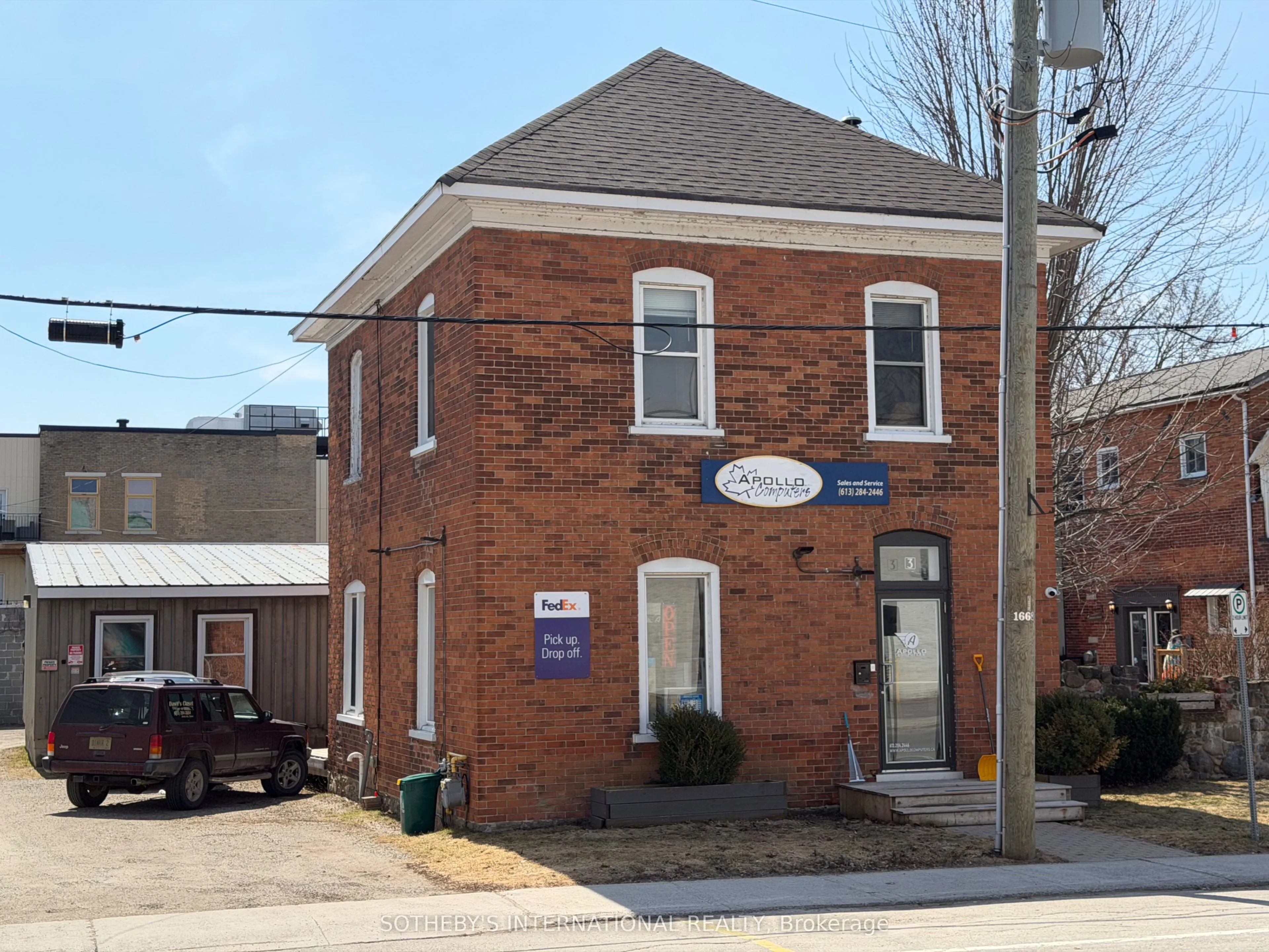 3 Russell Street W
