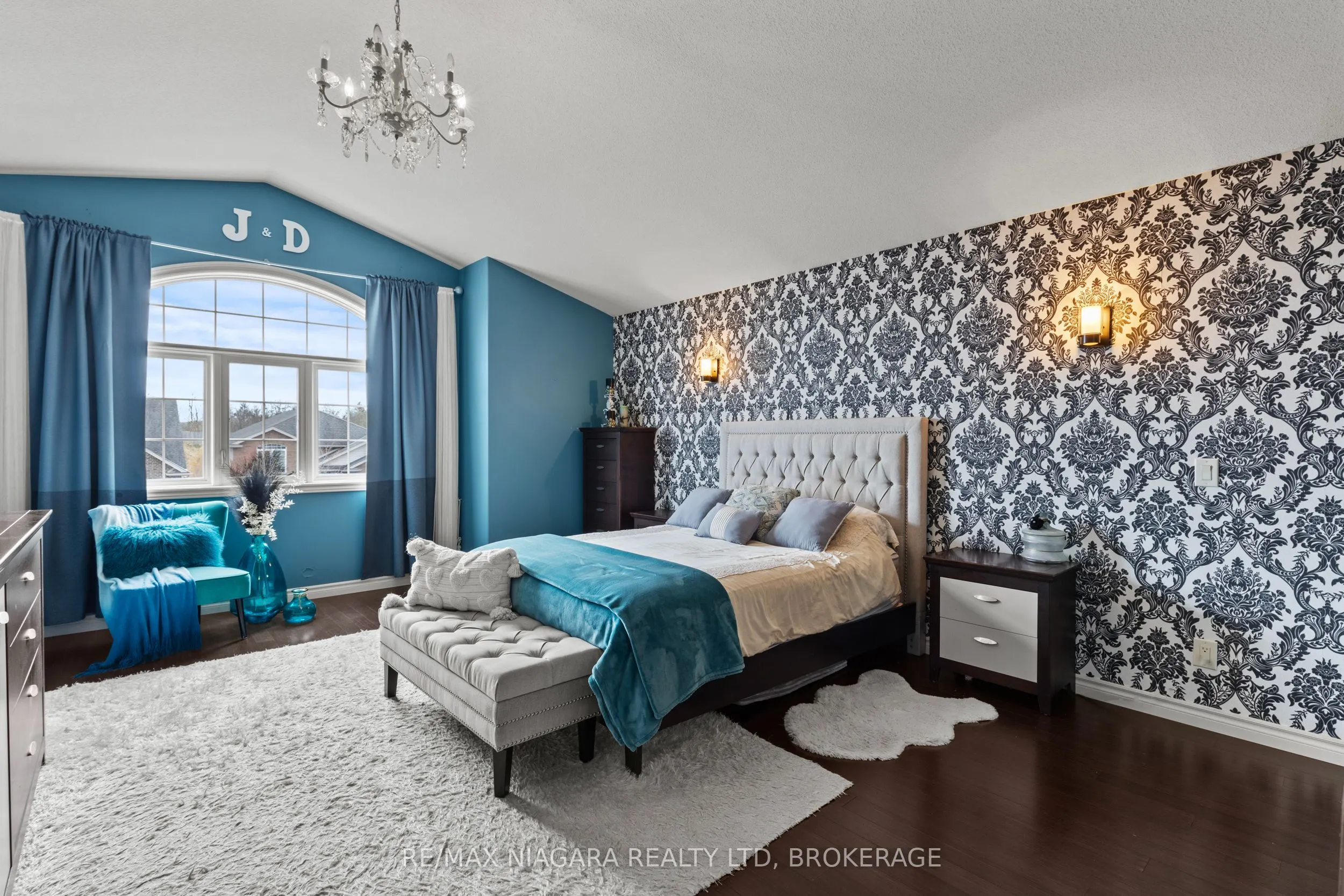 9147 HENDERSHOT Boulevard