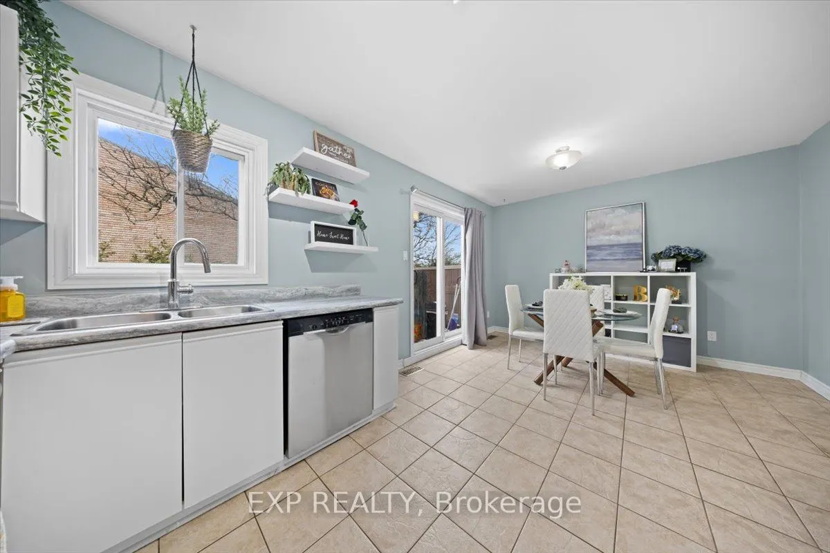 284 Dalehurst Drive #D