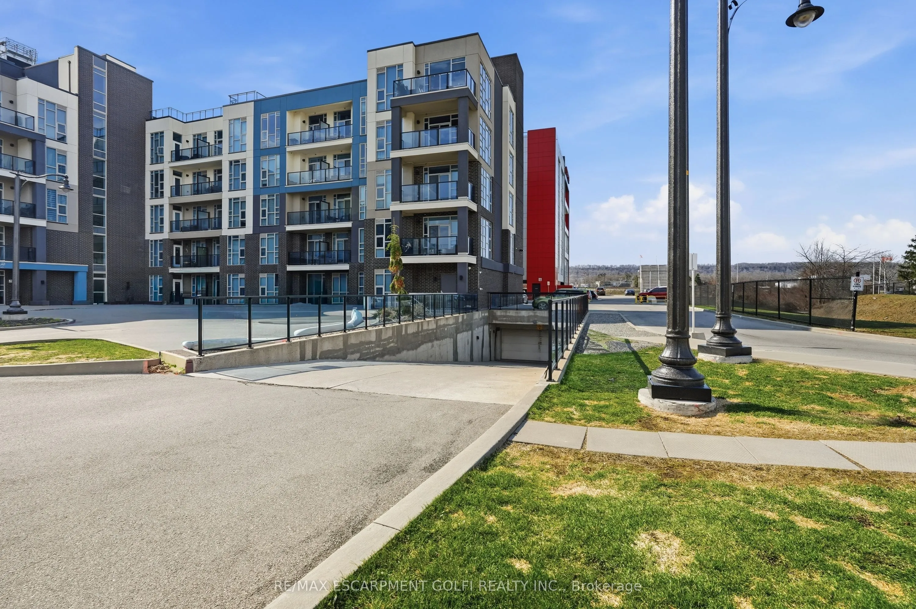 10 Concord Place #304