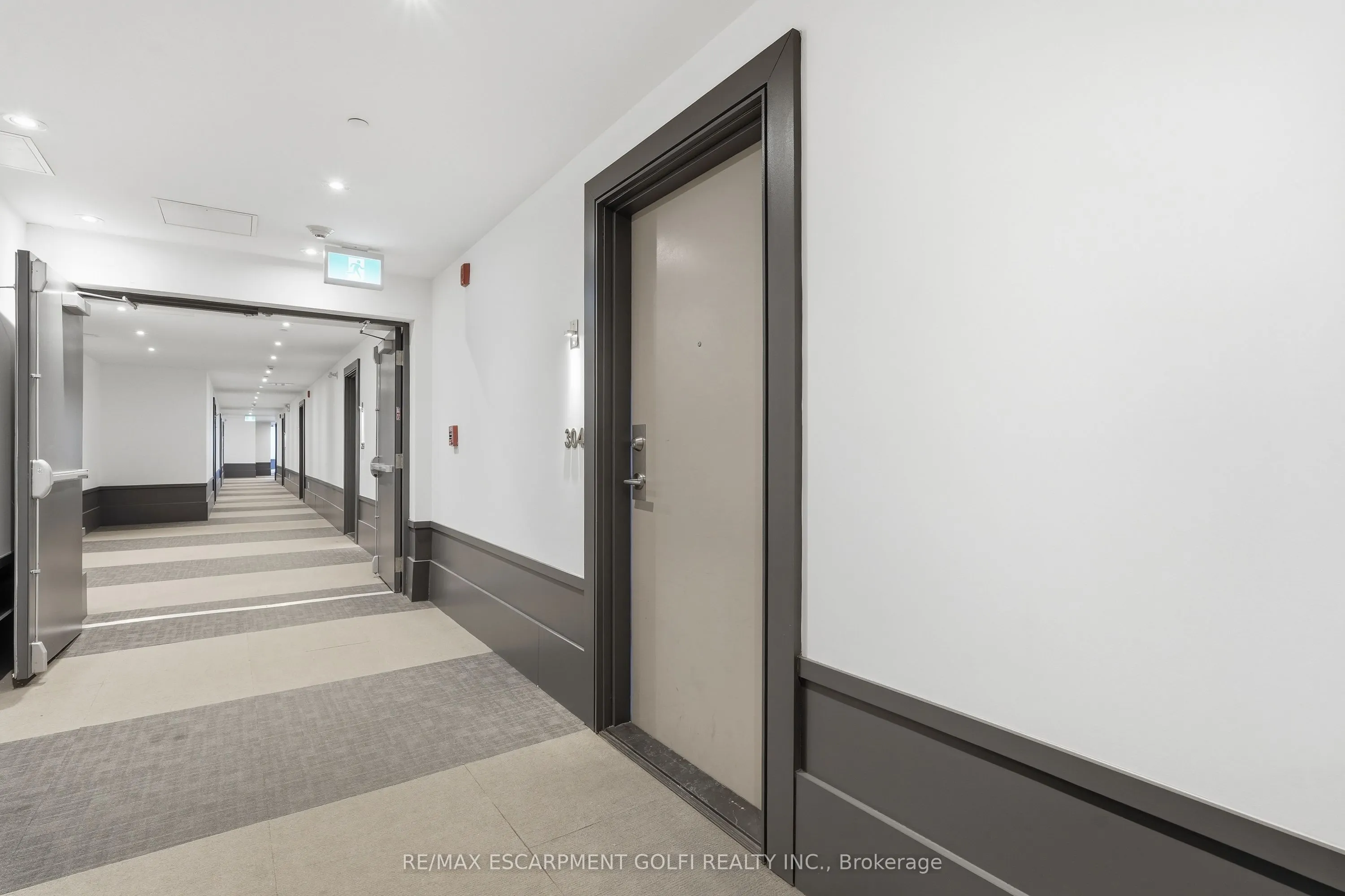 10 Concord Place #304