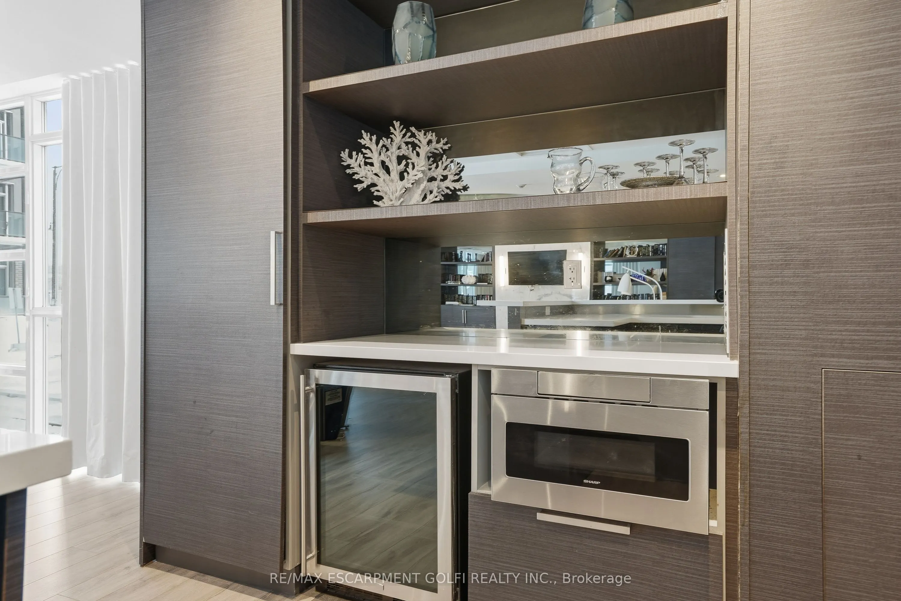 10 Concord Place #304