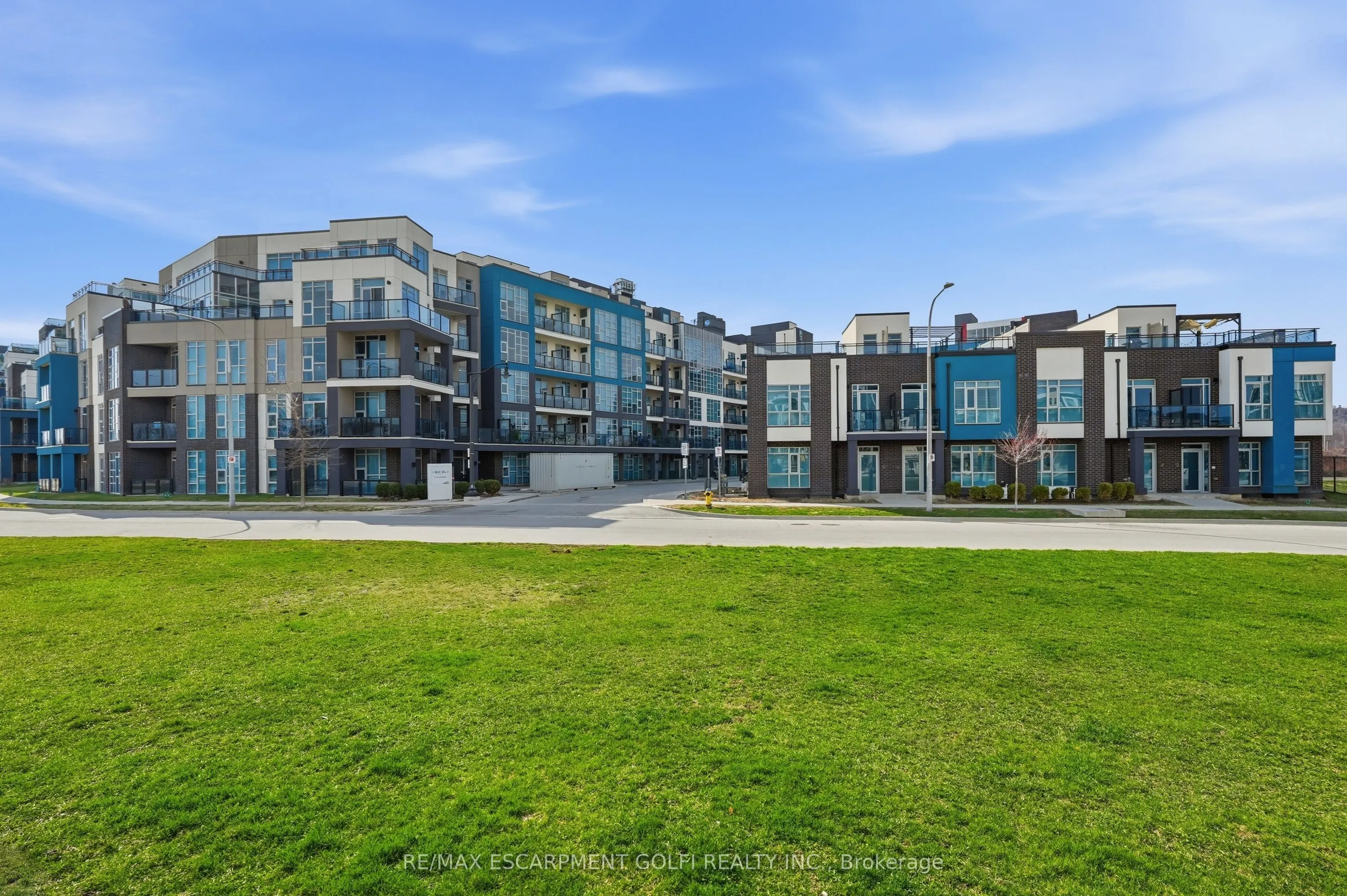 10 Concord Place #304