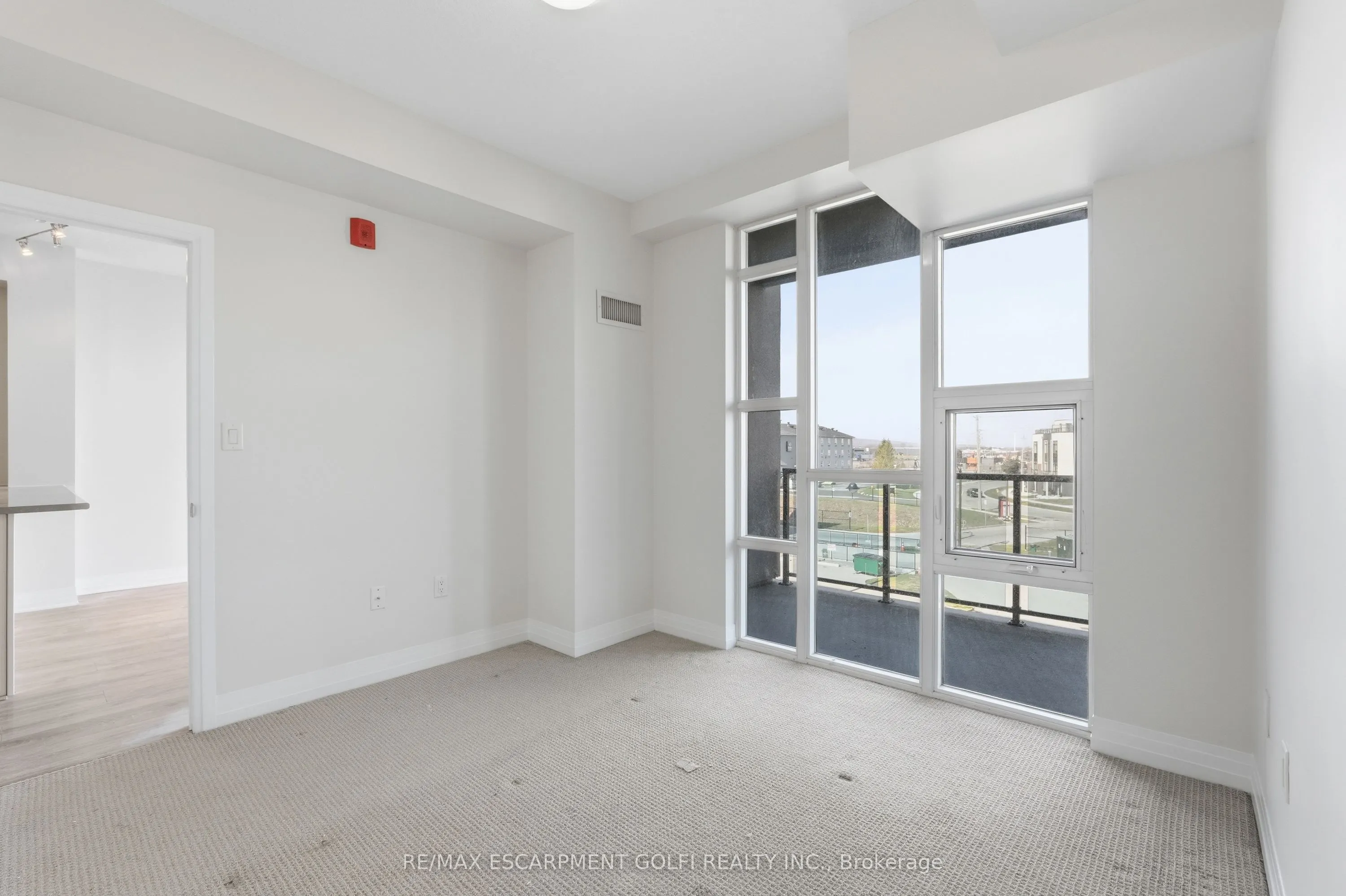 10 Concord Place #304