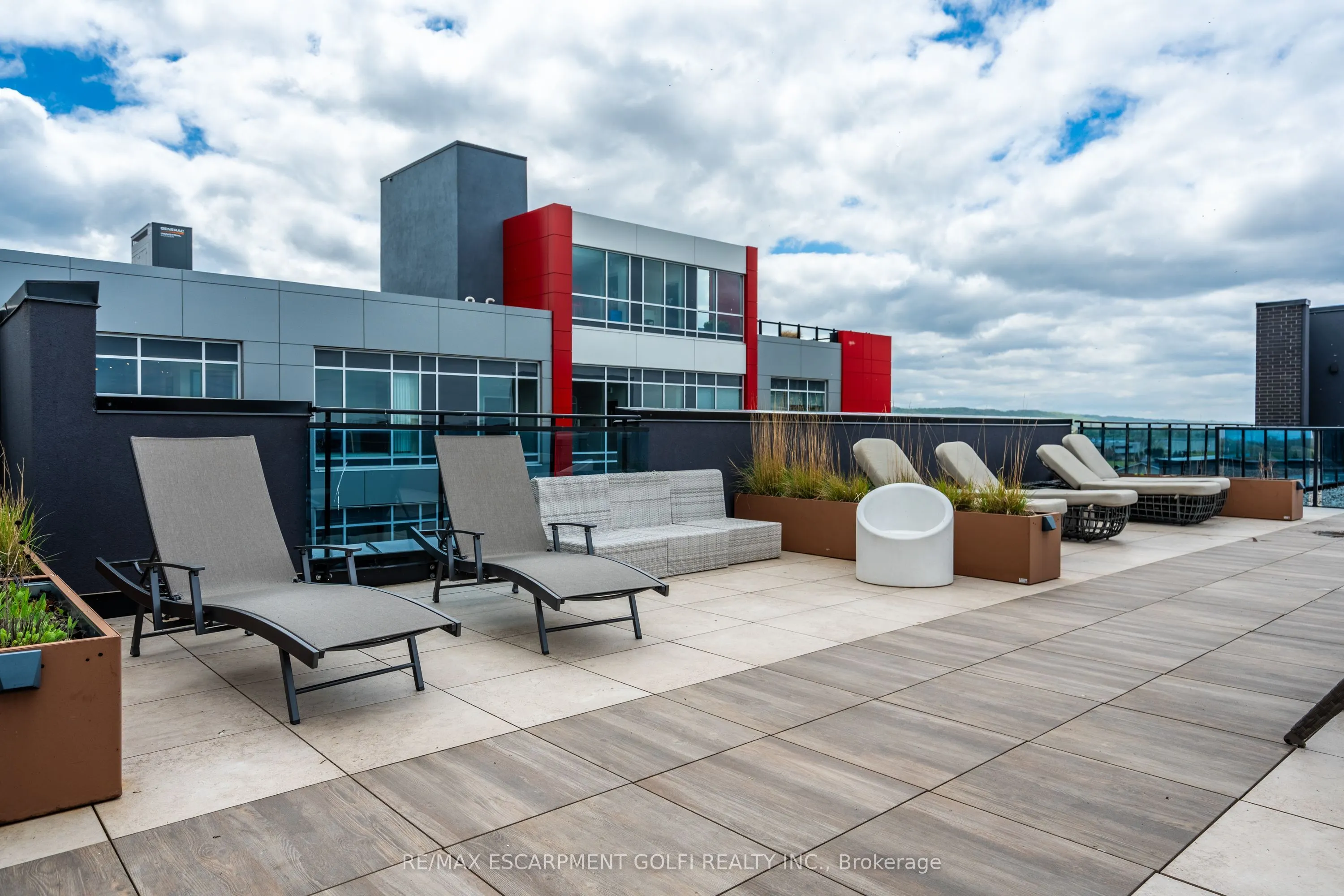 10 Concord Place #304