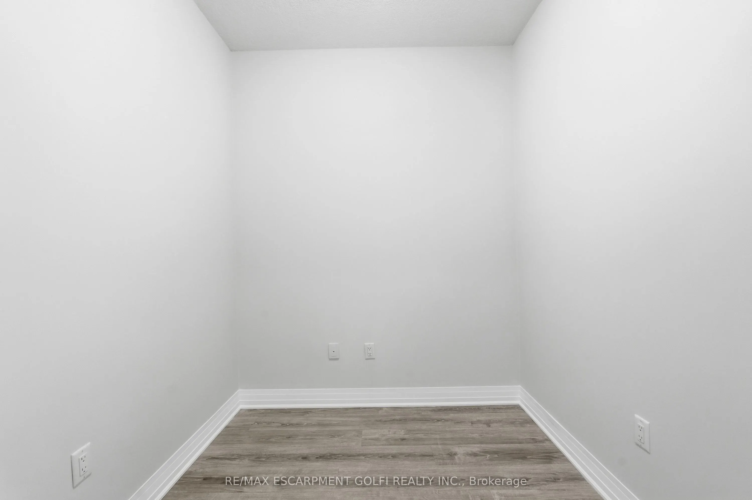 10 Concord Place #304