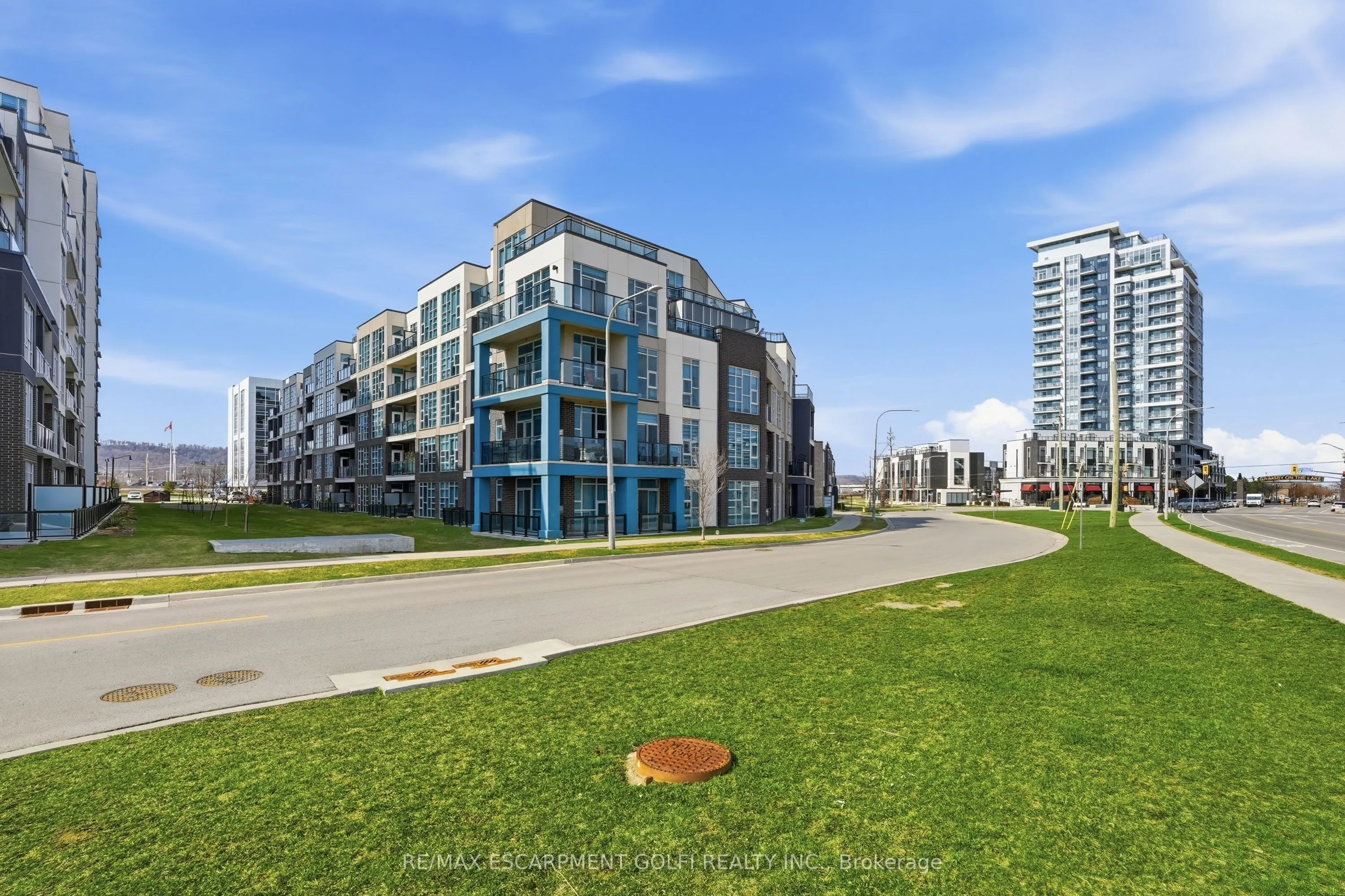 10 Concord Place #304