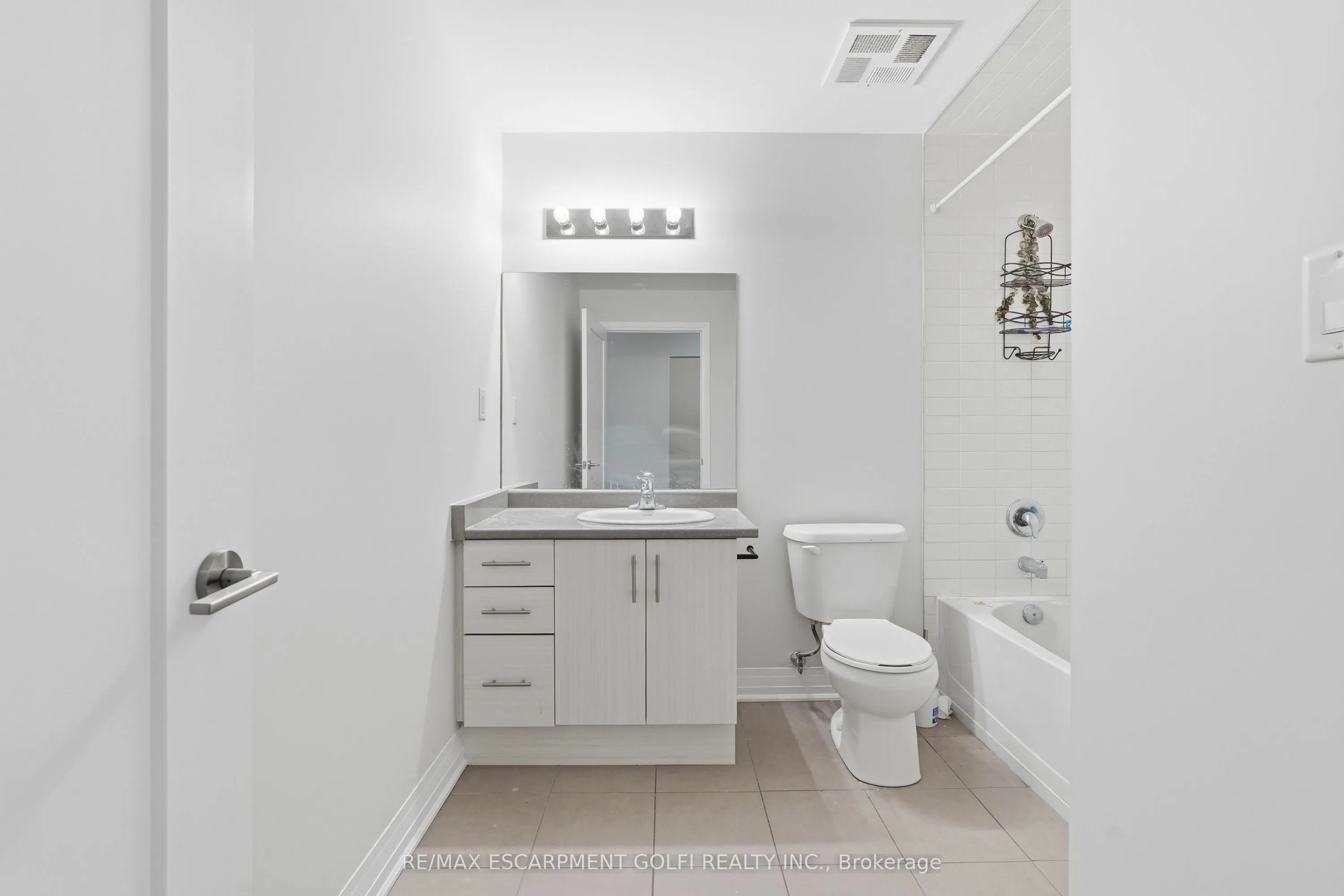 10 Concord Place #304