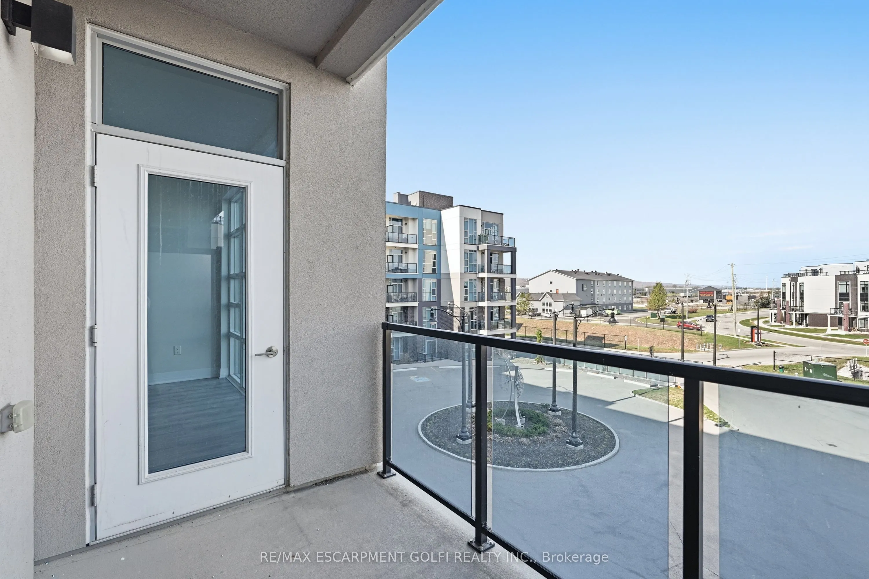 10 Concord Place #304