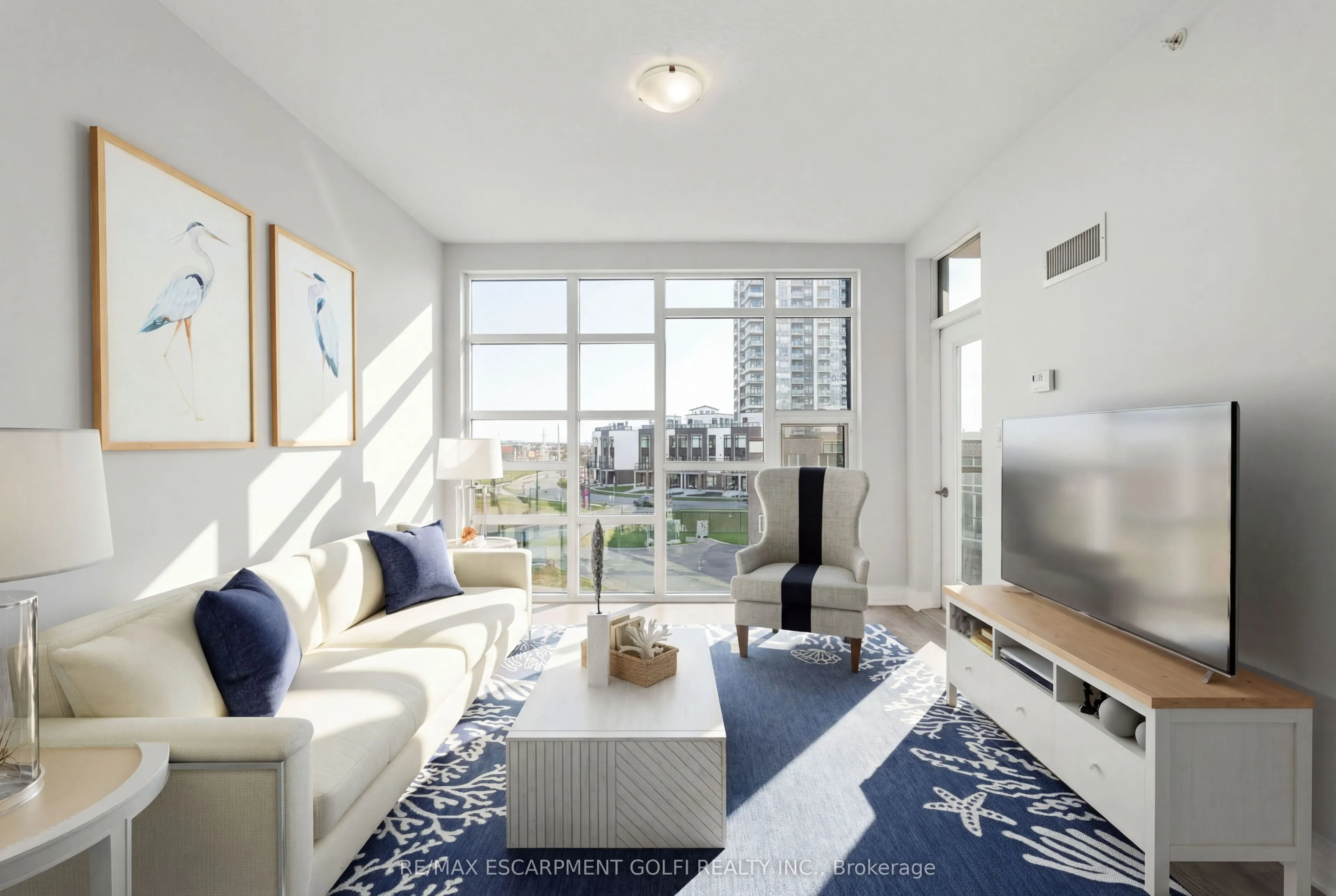 10 Concord Place #304
