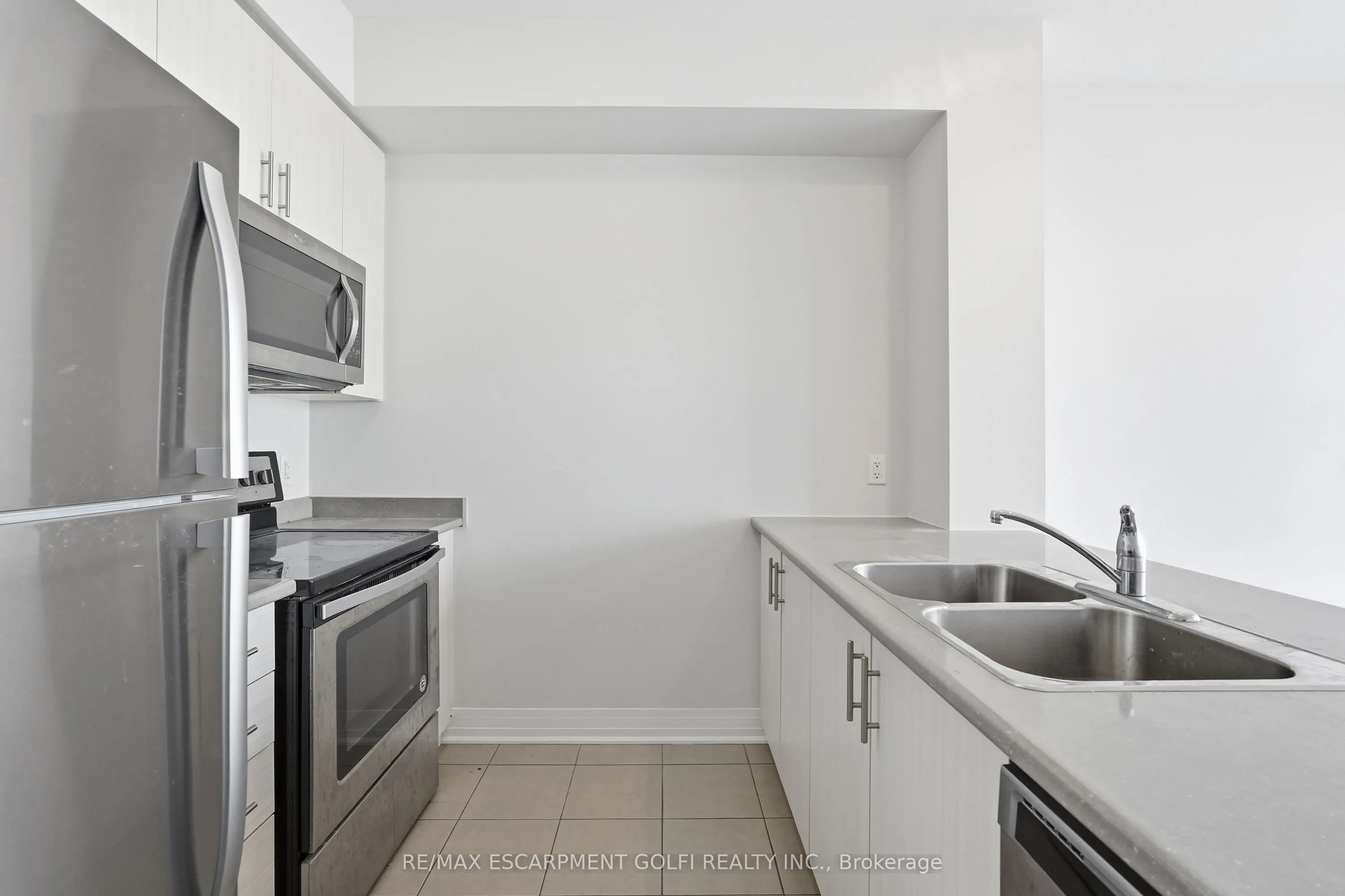 10 Concord Place #304