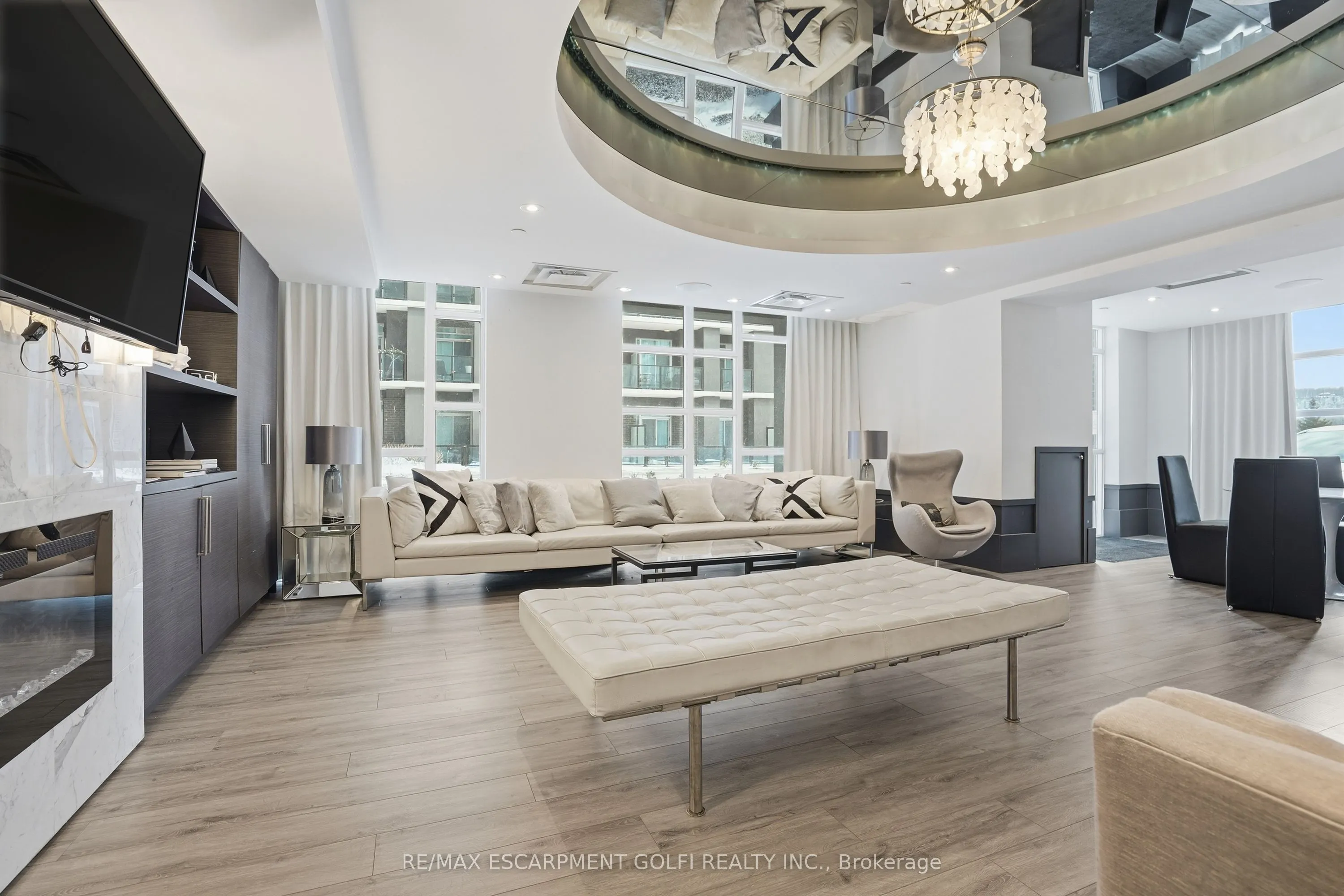 10 Concord Place #304
