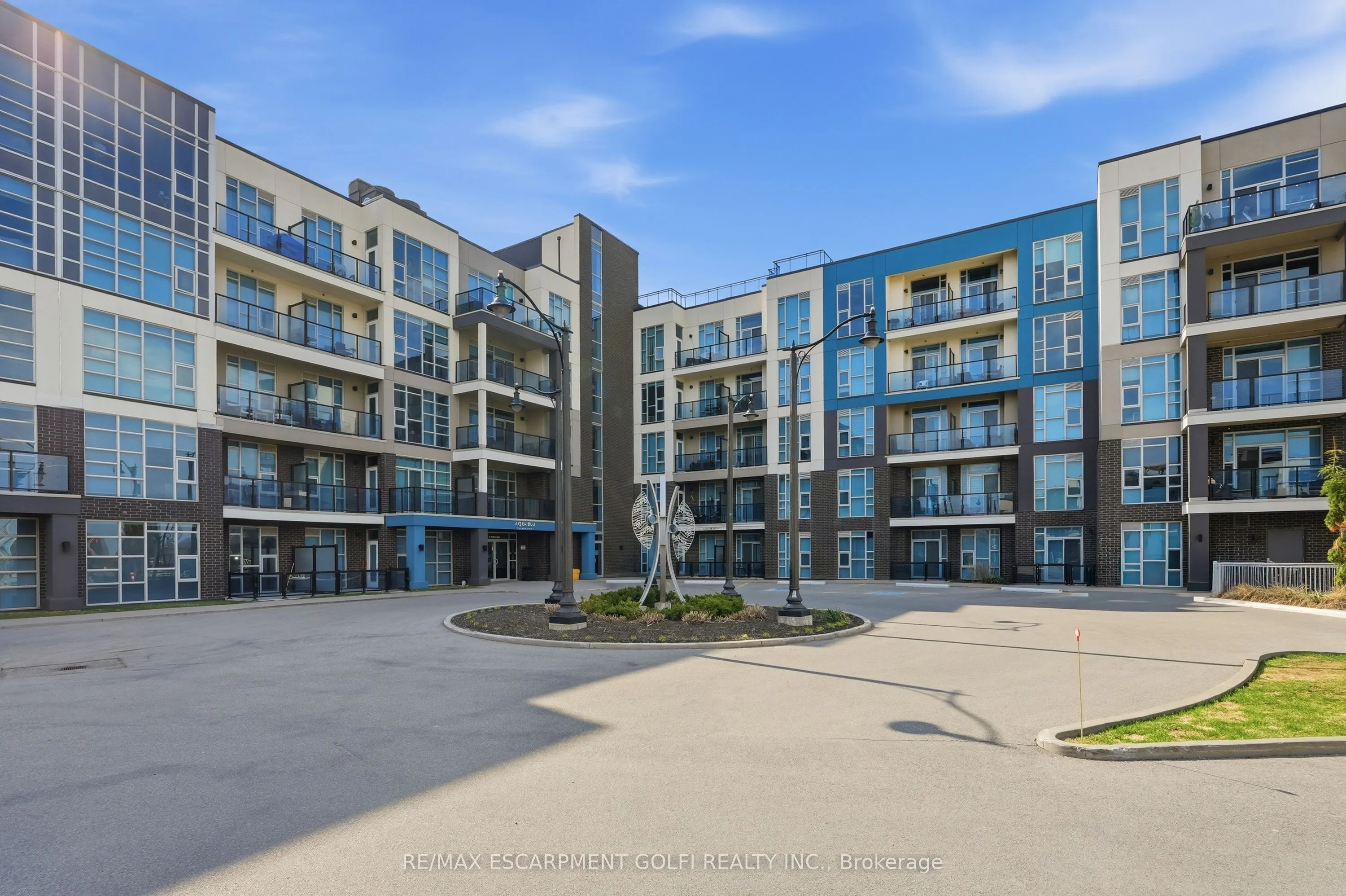 10 Concord Place #304