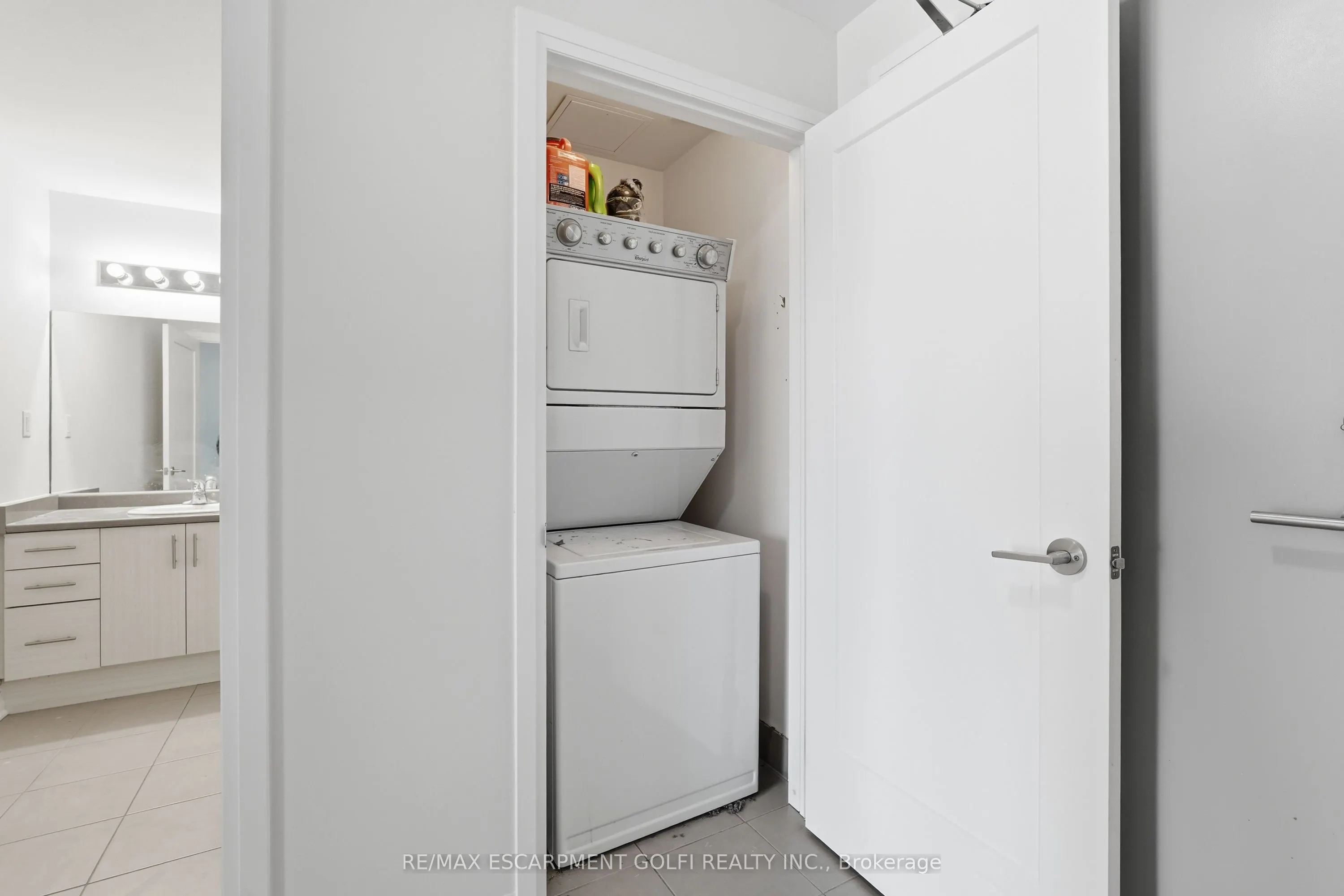 10 Concord Place #304