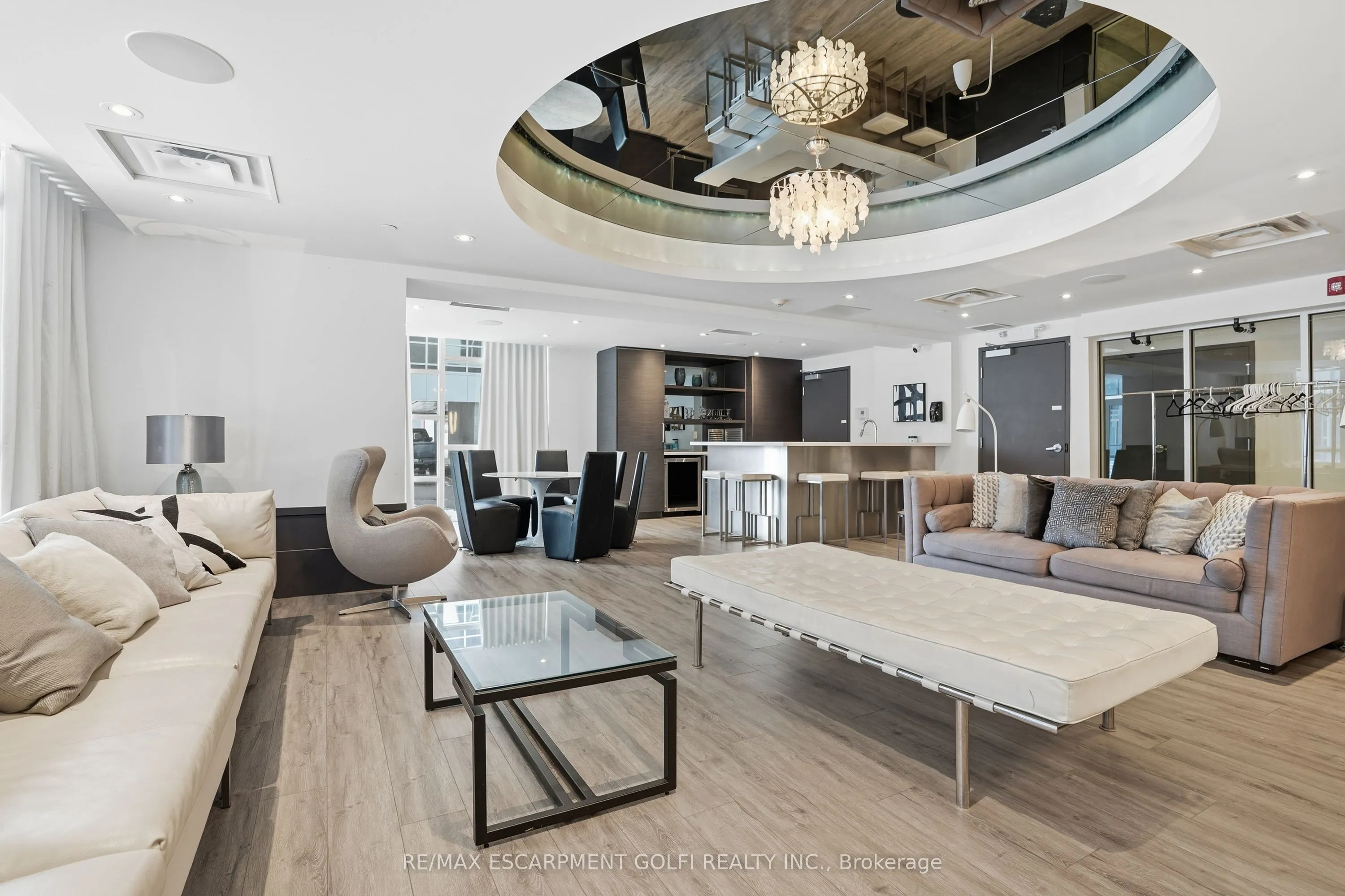 10 Concord Place #304