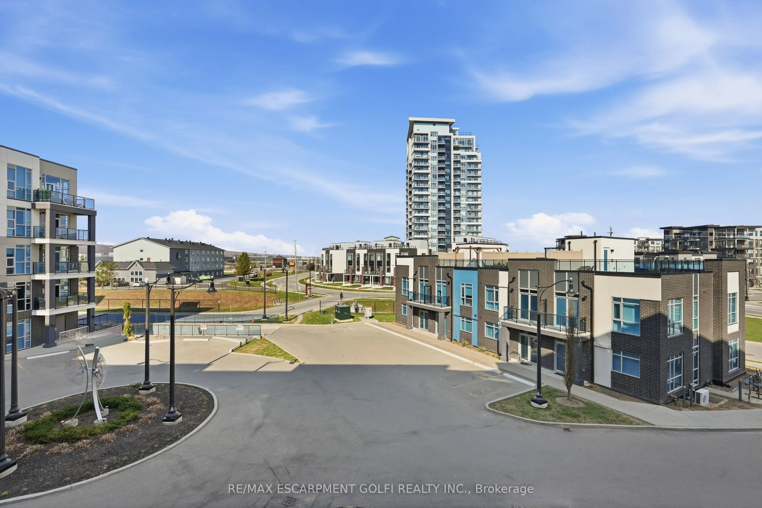 10 Concord Place #304