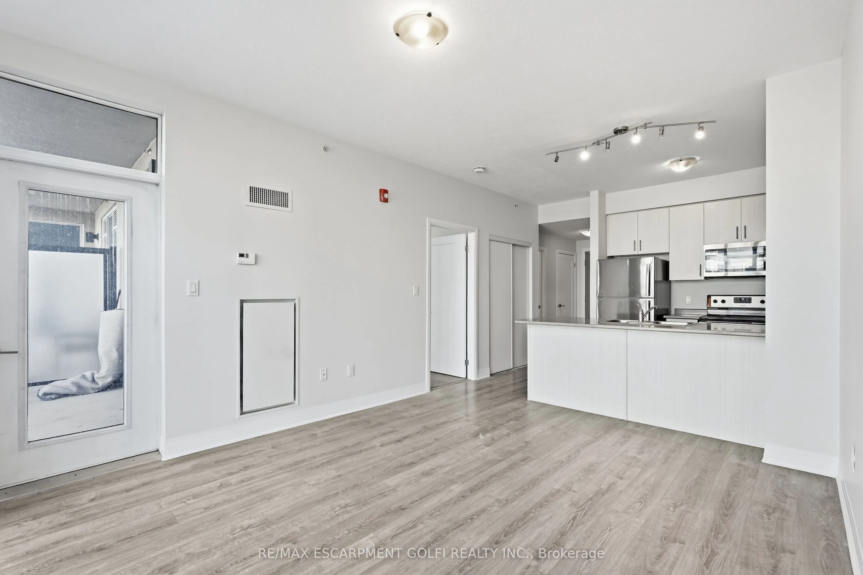 10 Concord Place #304