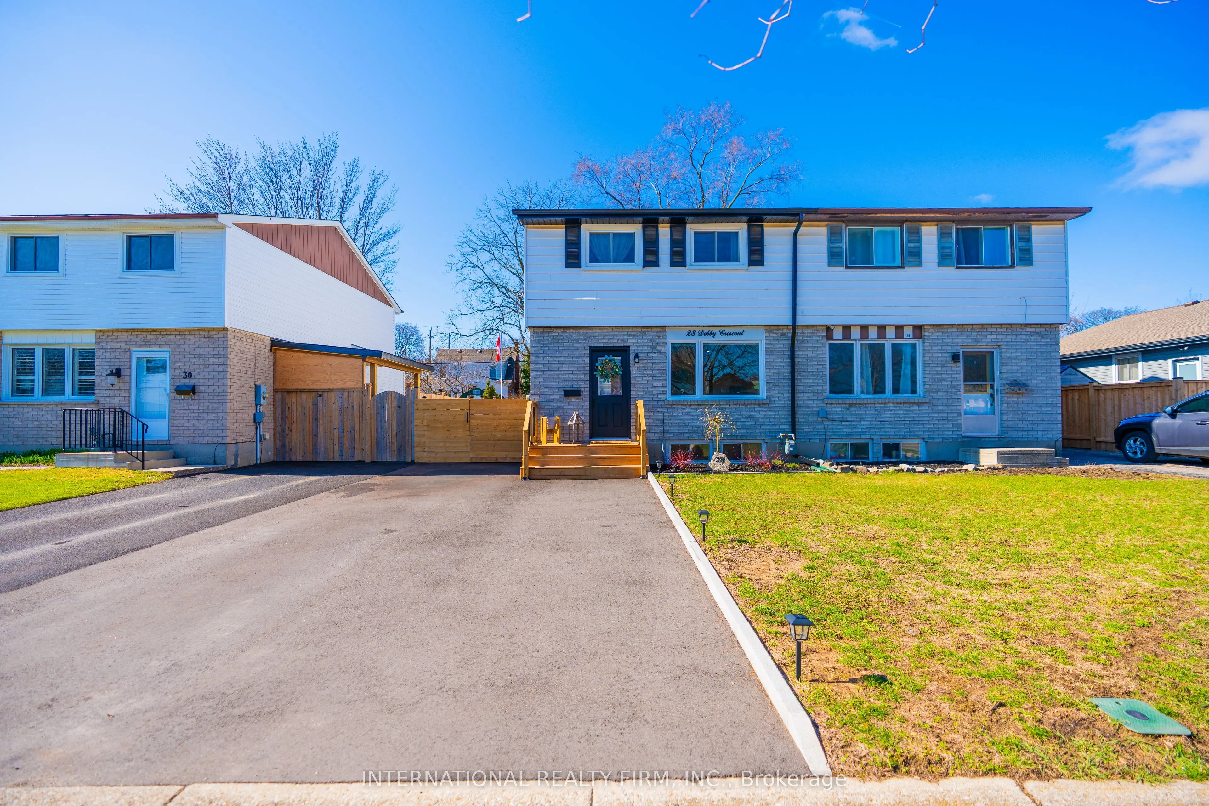 28 Debby Crescent
