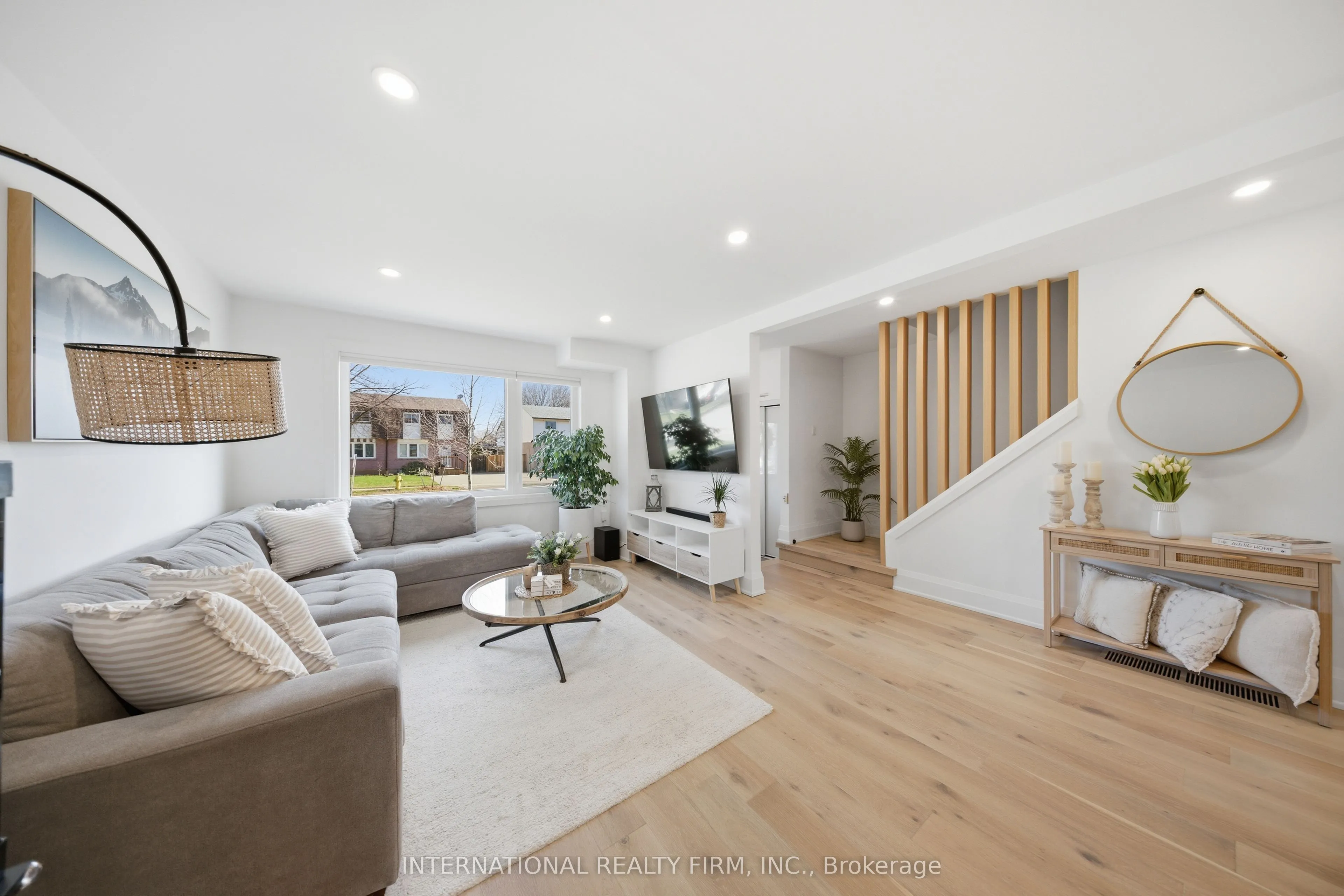 28 Debby Crescent